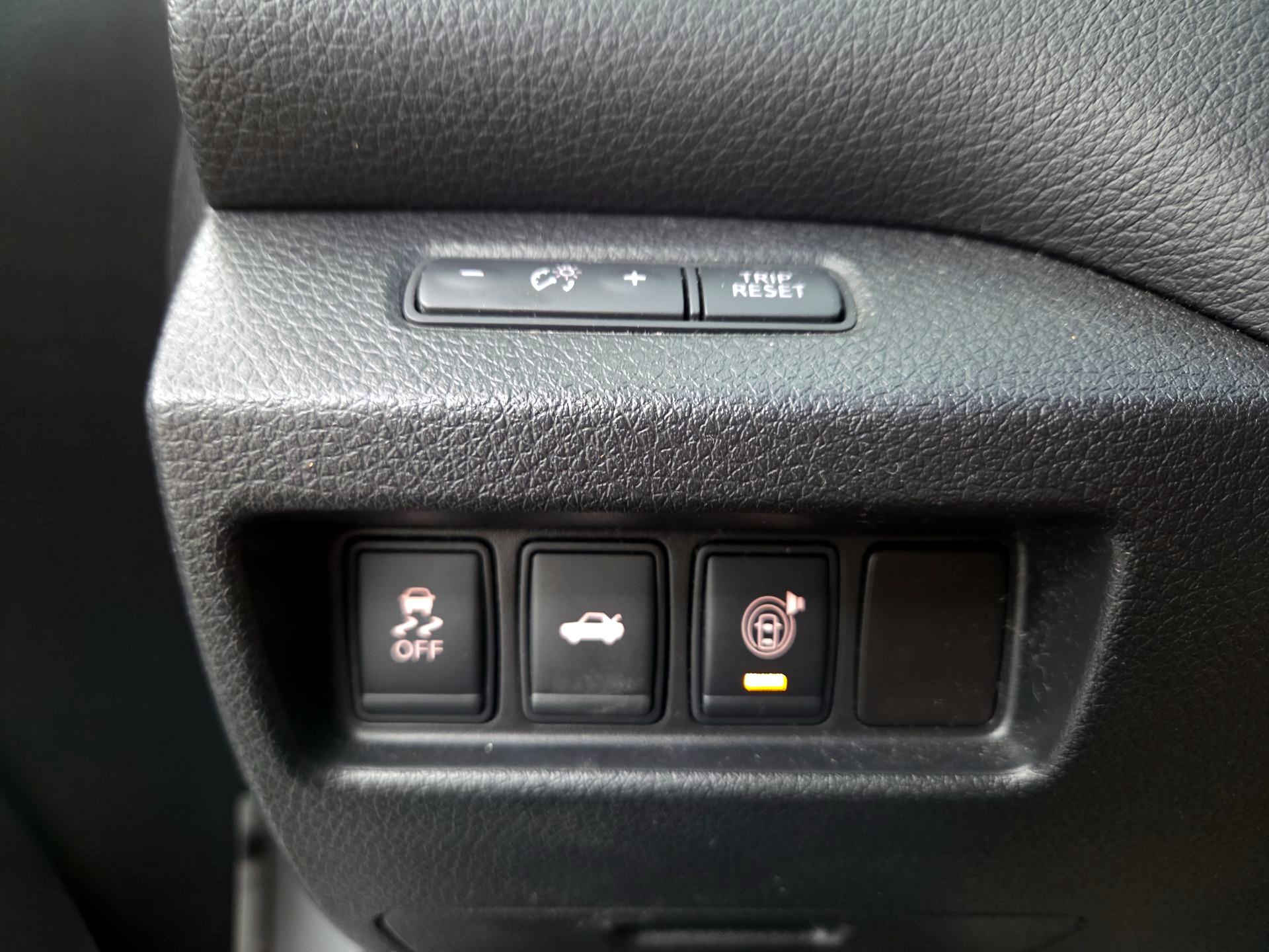 Thumbnail: 2015 Nissan Altima - 13