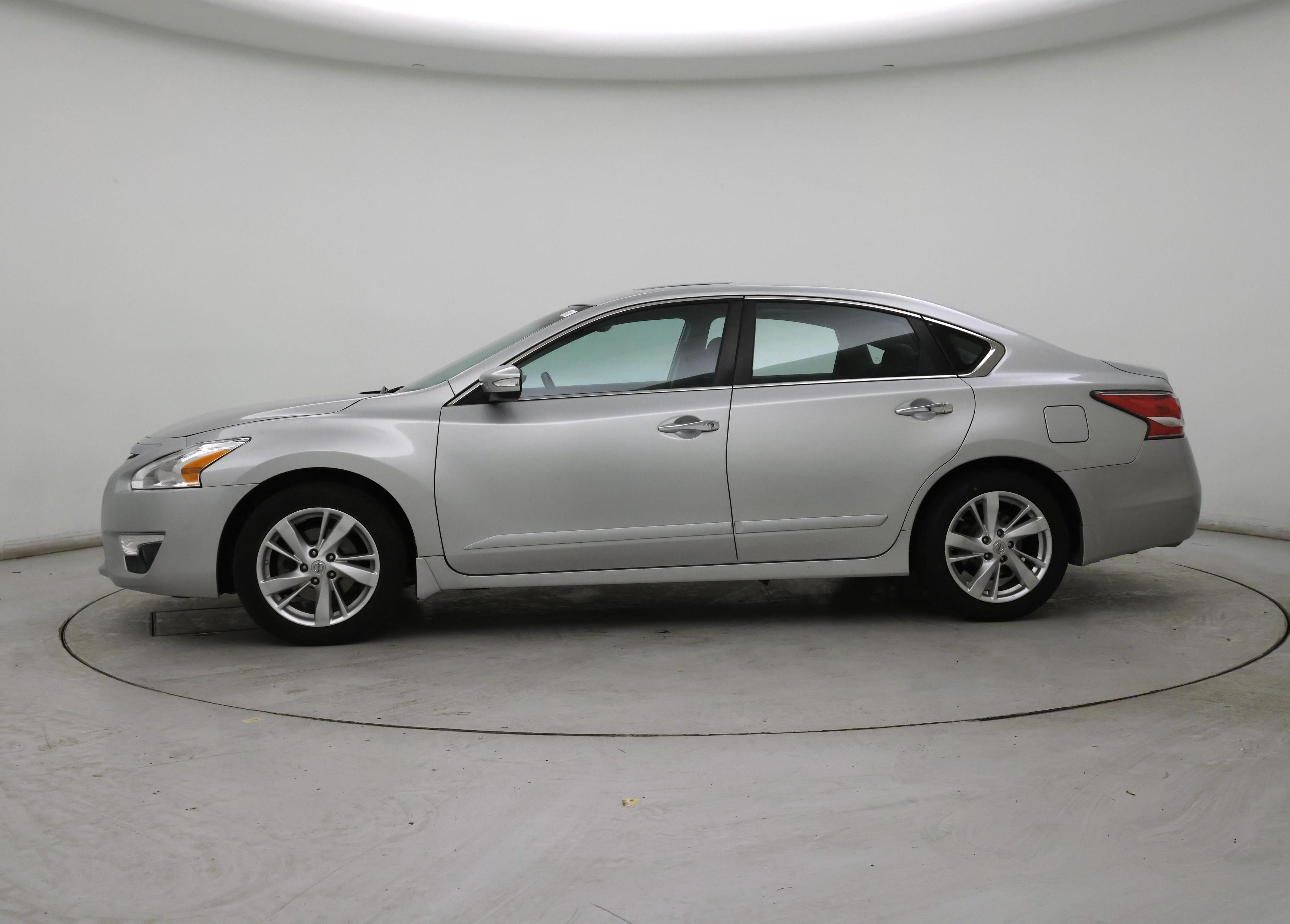 Thumbnail: 2015 Nissan Altima - 3