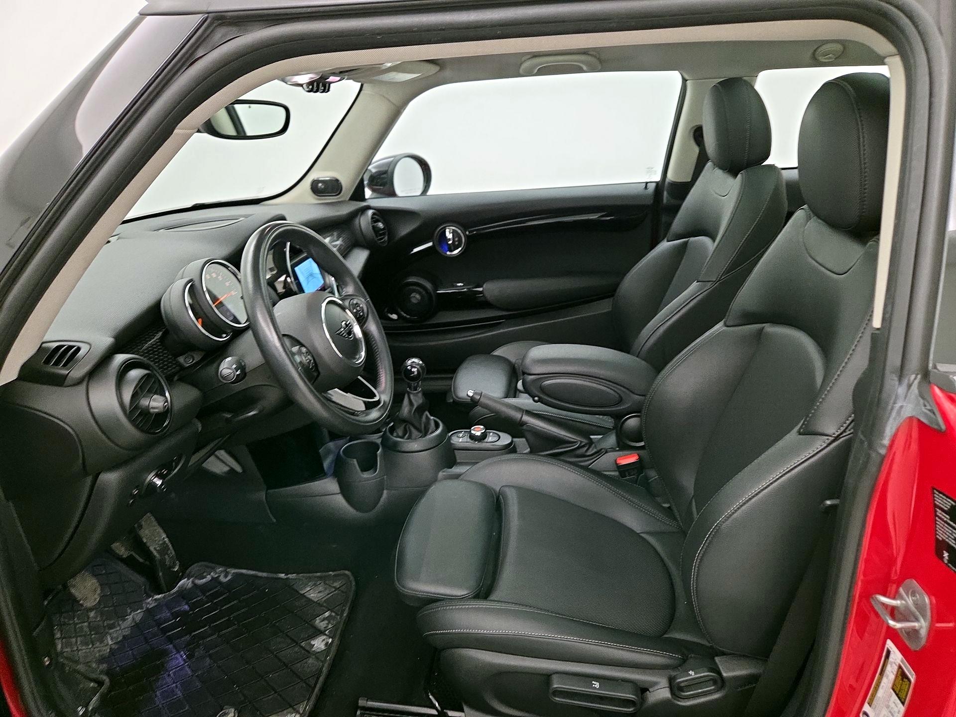 Thumbnail: 2021 MINI Cooper Hardtop - 11