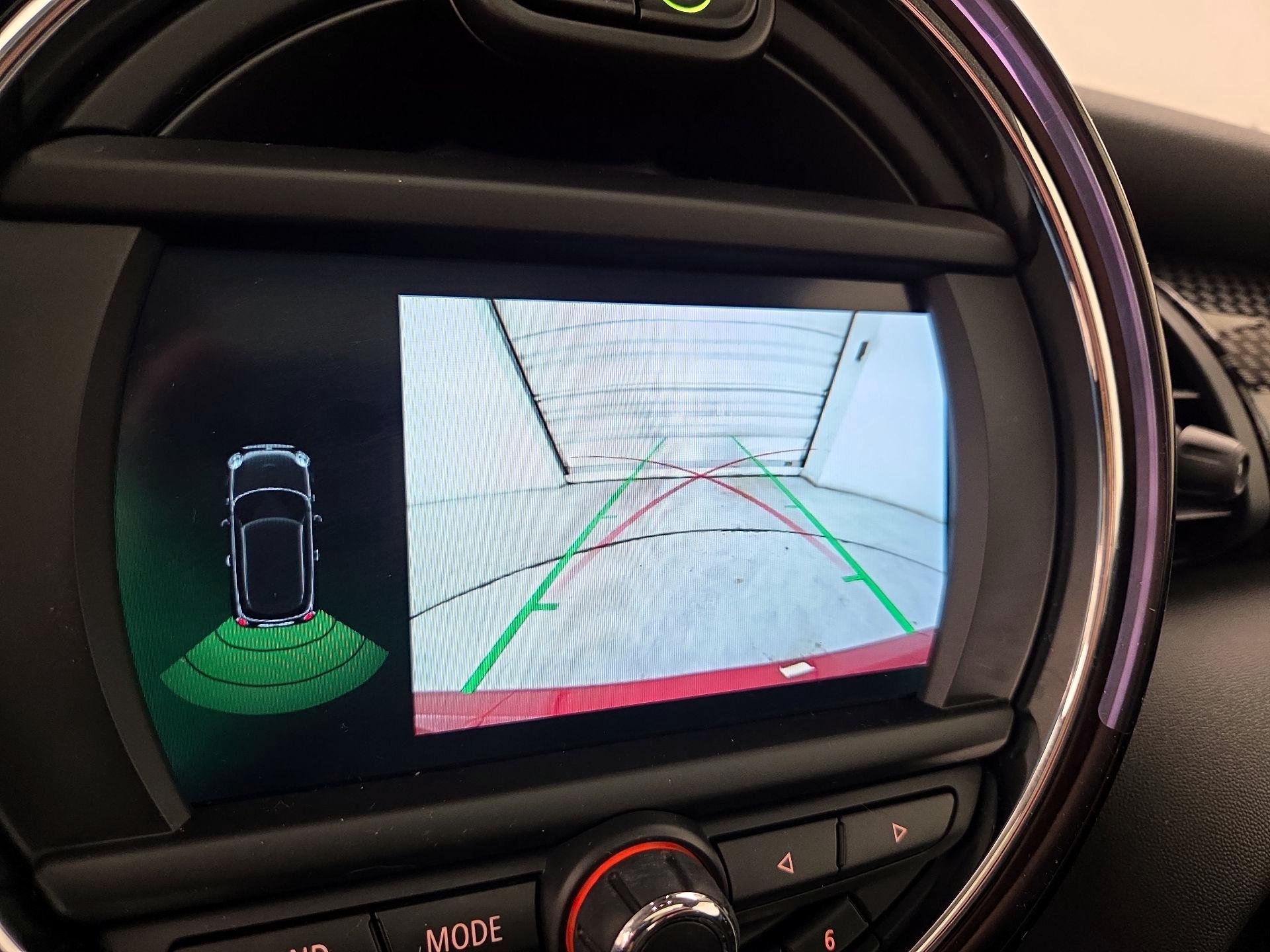 Thumbnail: 2021 MINI Cooper Hardtop - 14