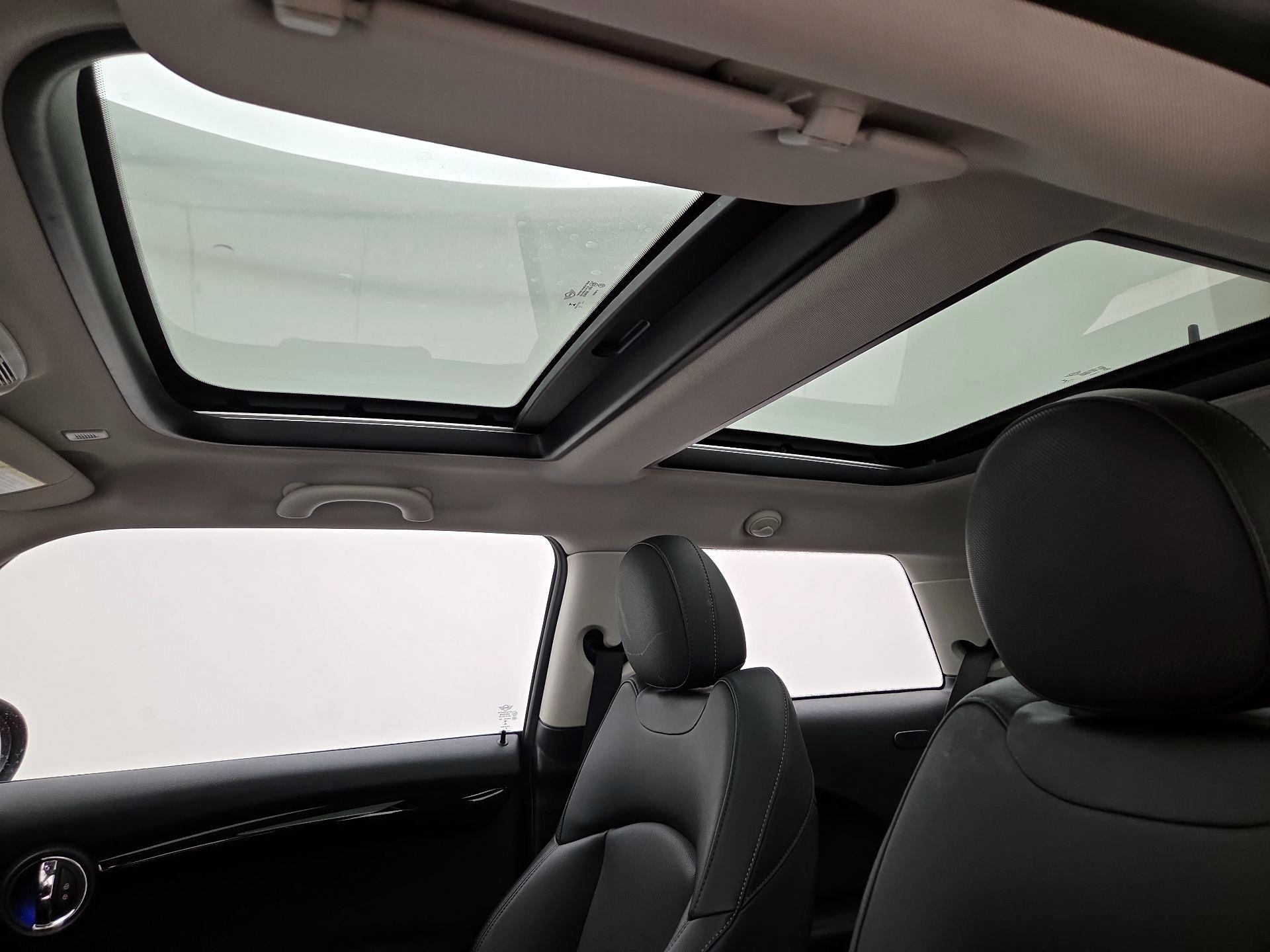 Thumbnail: 2021 MINI Cooper Hardtop - 19