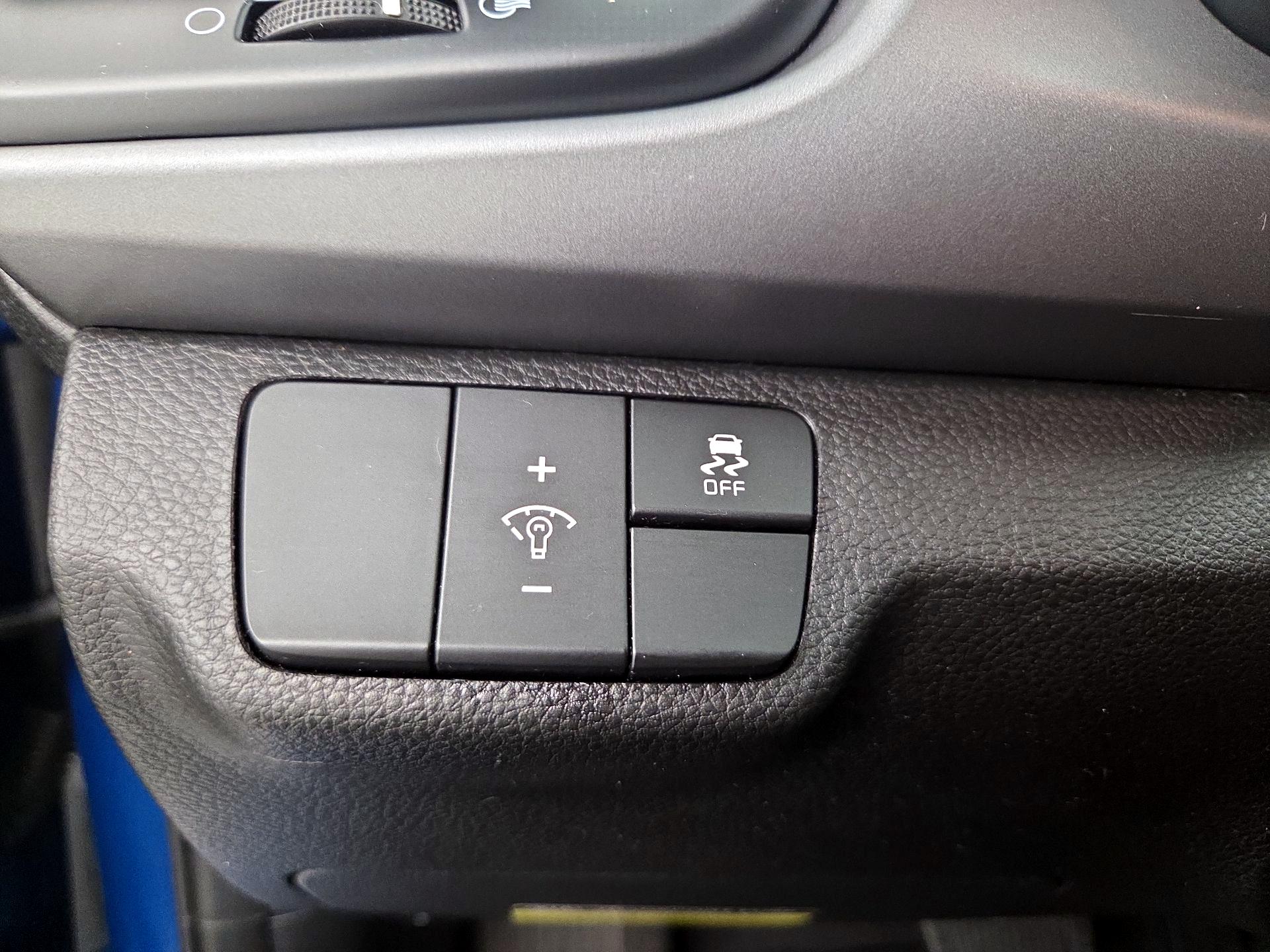 Thumbnail: 2021 Kia Rio - 13