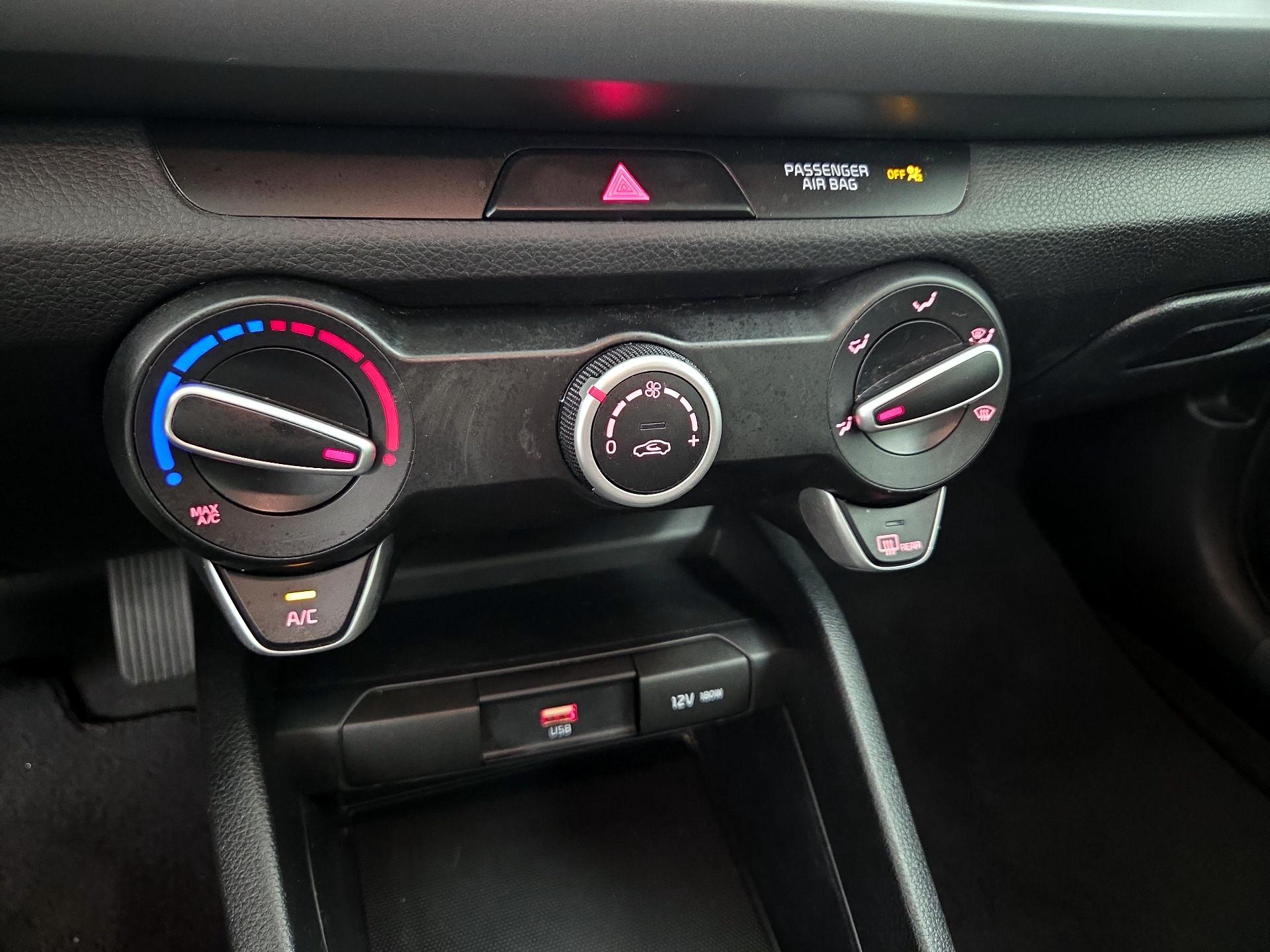 Thumbnail: 2021 Kia Rio - 16