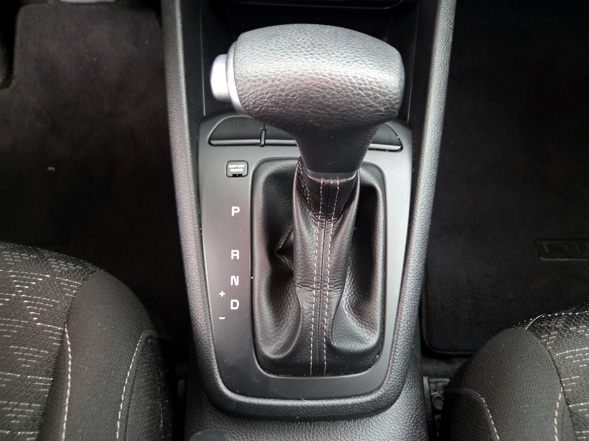 Thumbnail: 2021 Kia Rio - 17