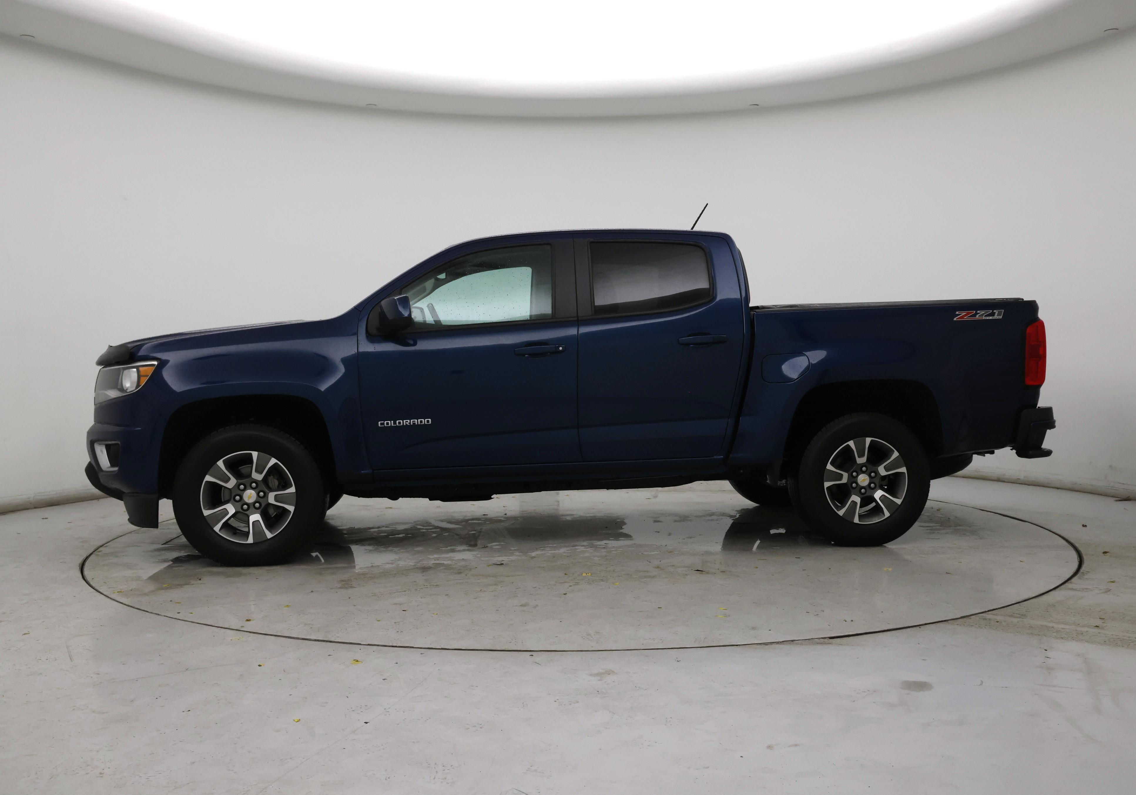 Thumbnail: 2019 Chevrolet Colorado - 3