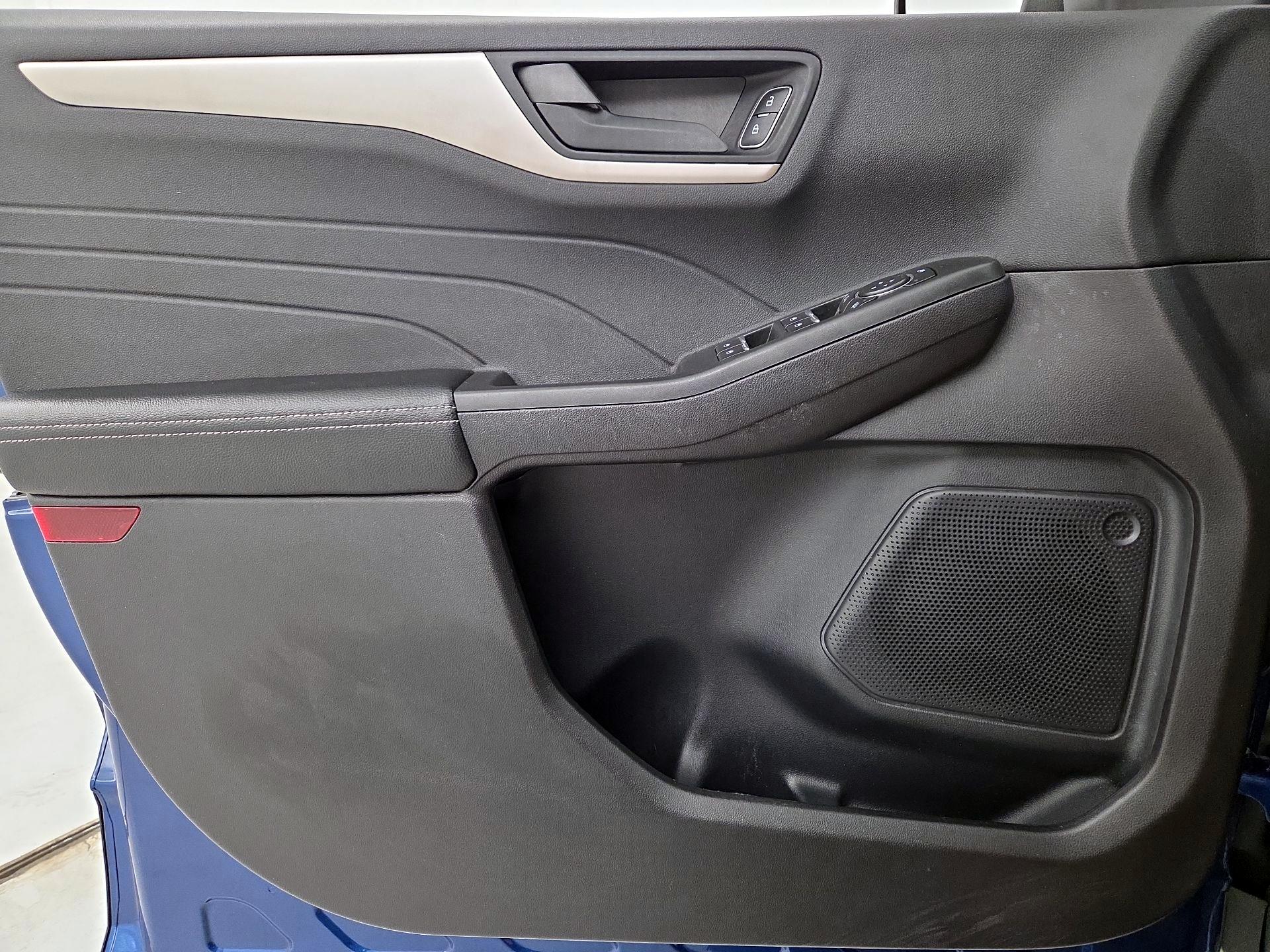 Thumbnail: 2022 Ford Escape - 12