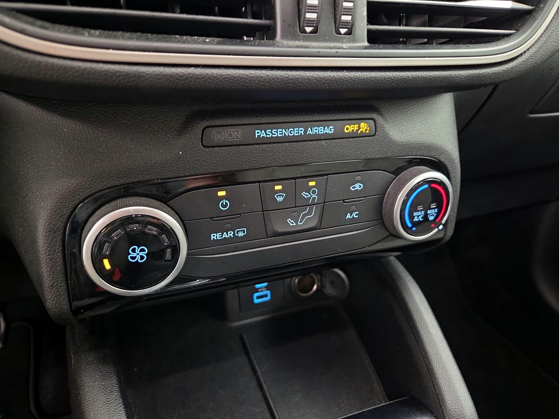 Thumbnail: 2022 Ford Escape - 16