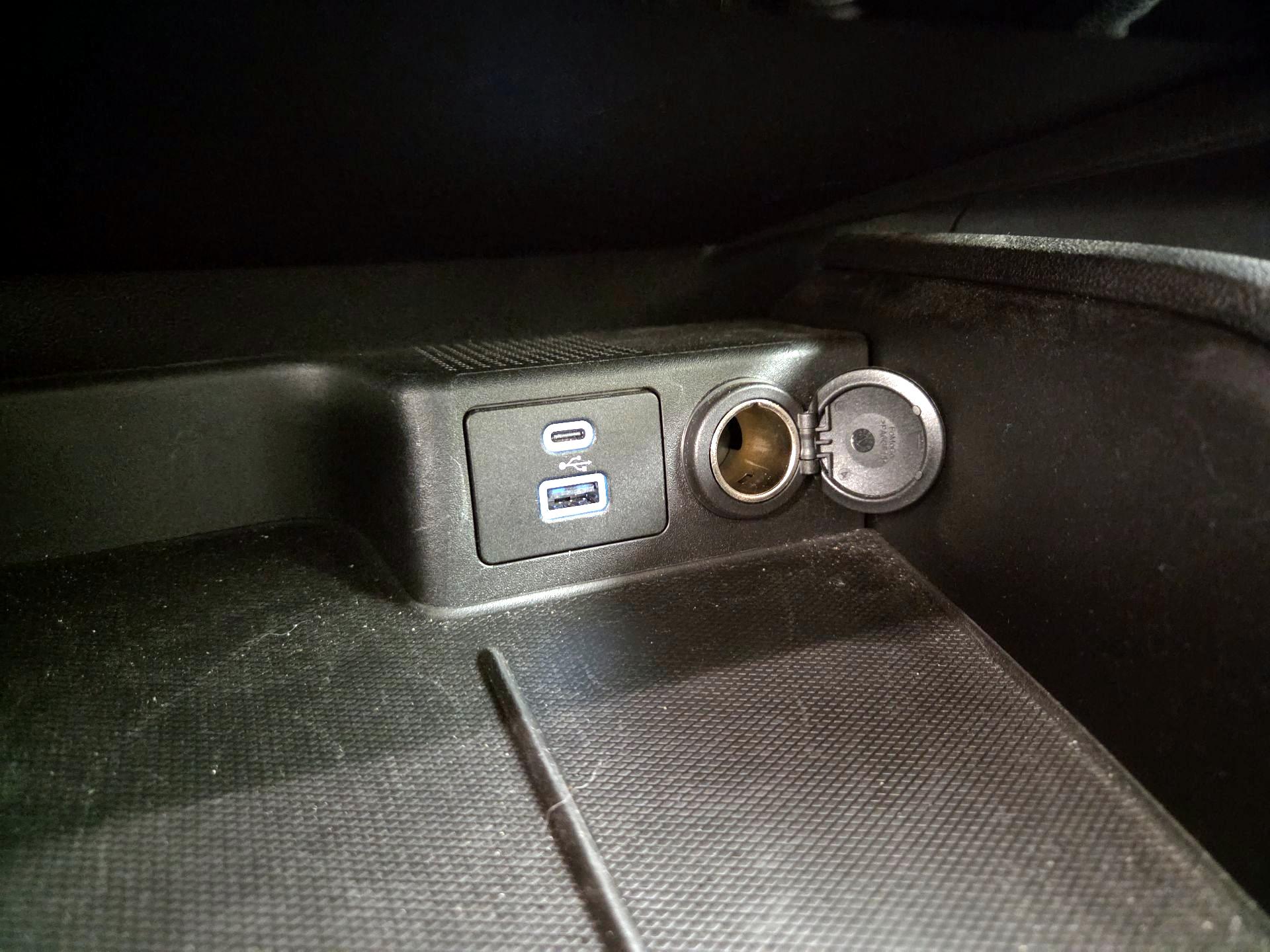 Thumbnail: 2022 Ford Escape - 18