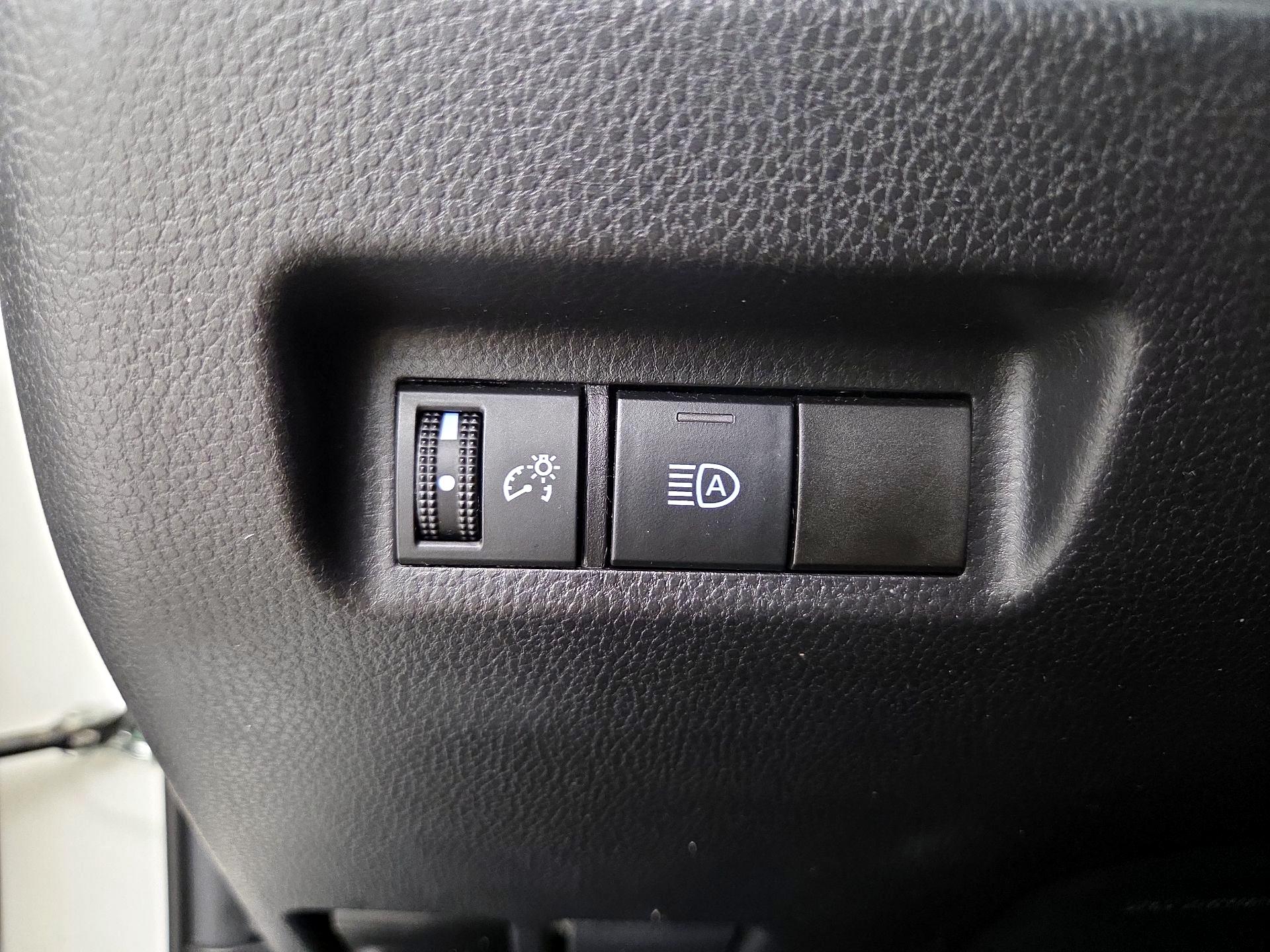 Thumbnail: 2021 Toyota RAV4 - 13