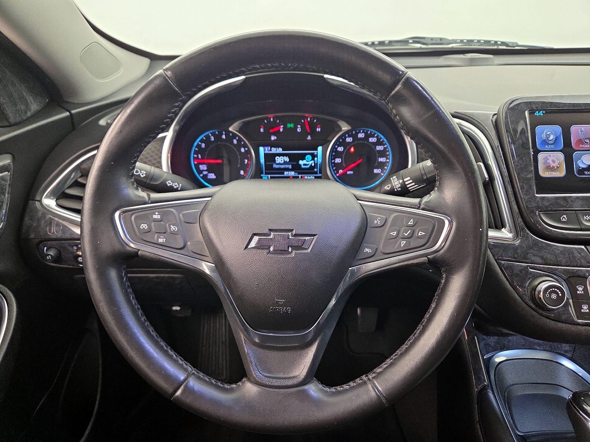 Thumbnail: 2018 Chevrolet Malibu - 10