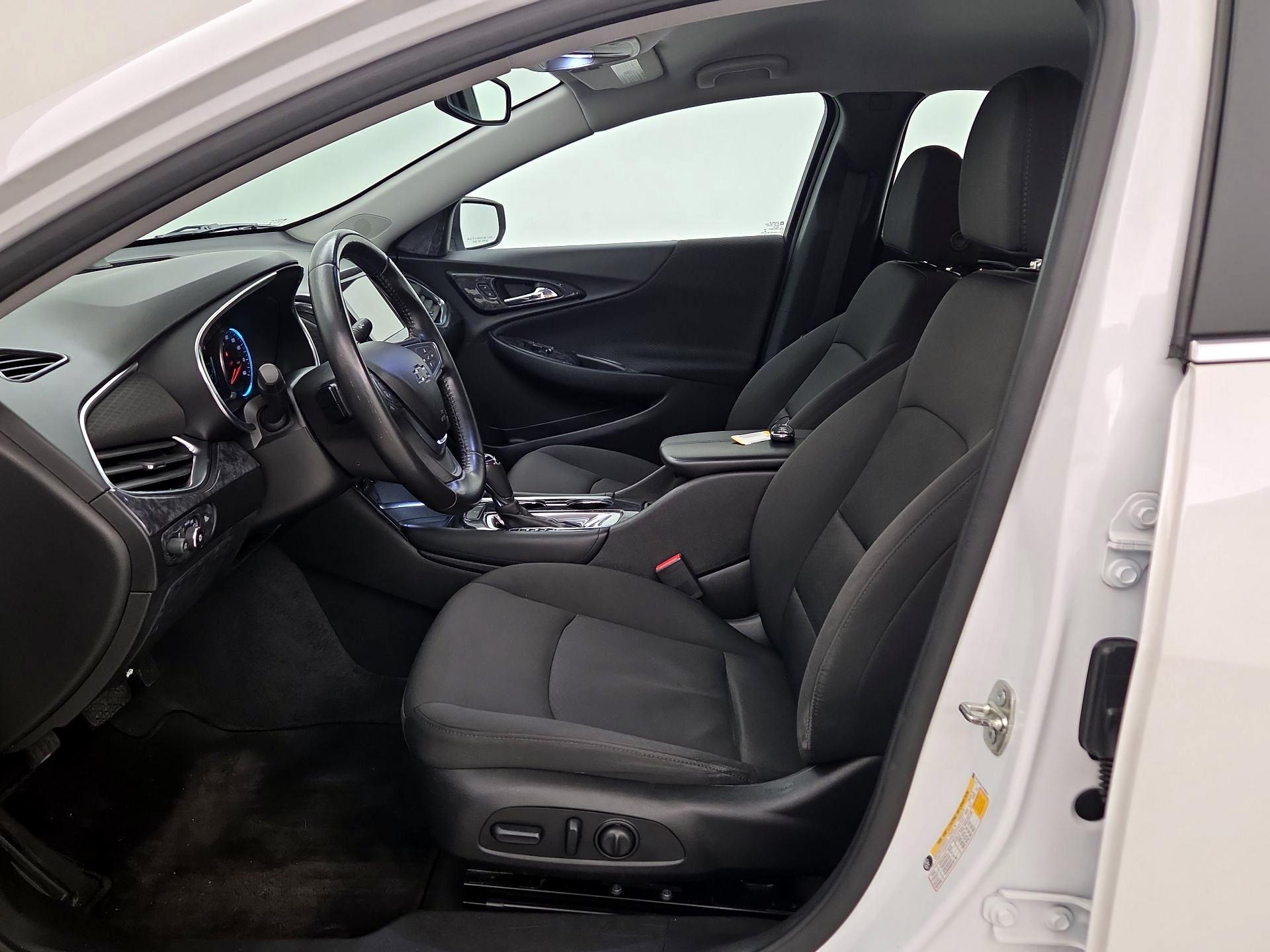 Thumbnail: 2018 Chevrolet Malibu - 11