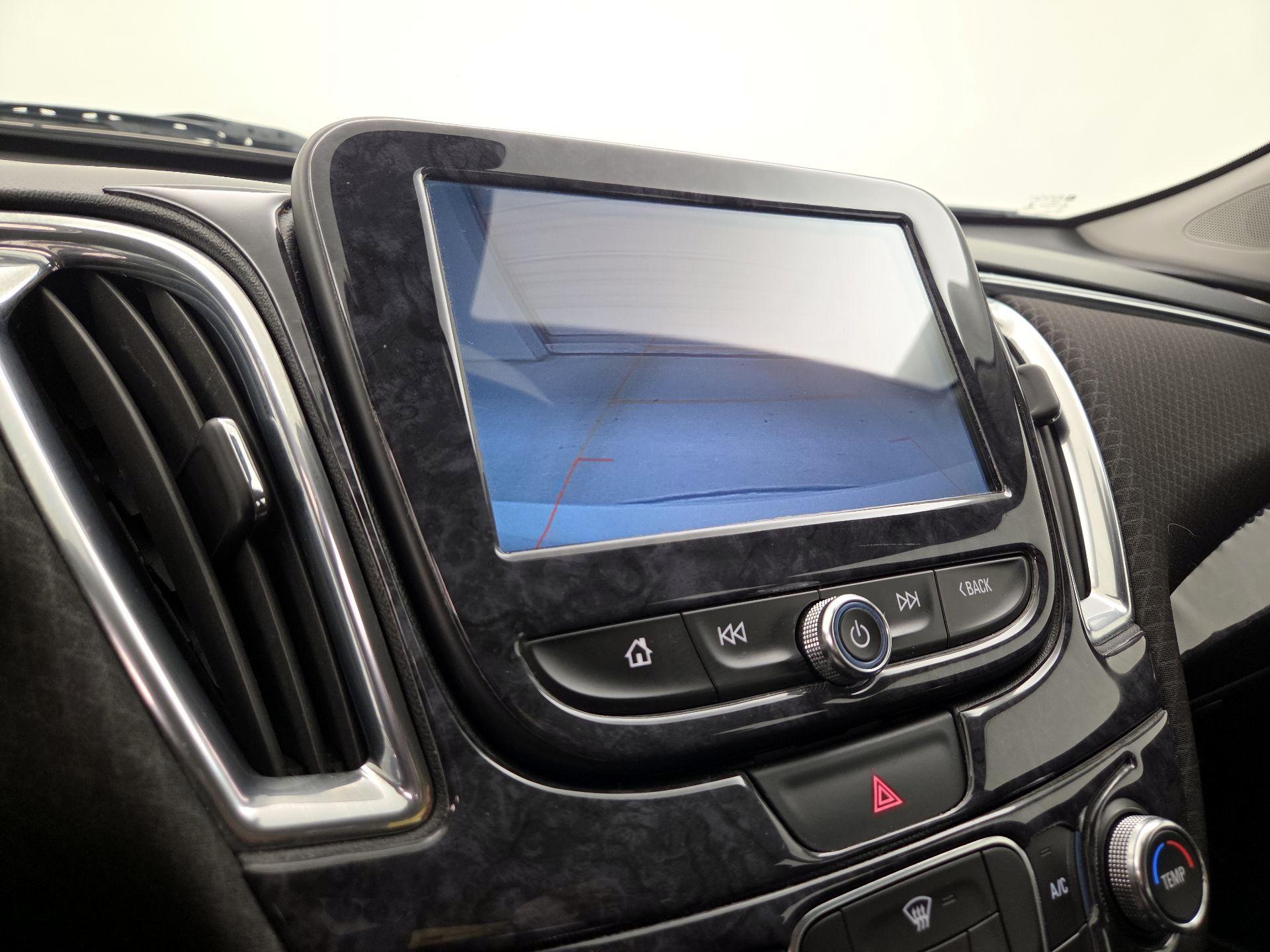 Thumbnail: 2018 Chevrolet Malibu - 14