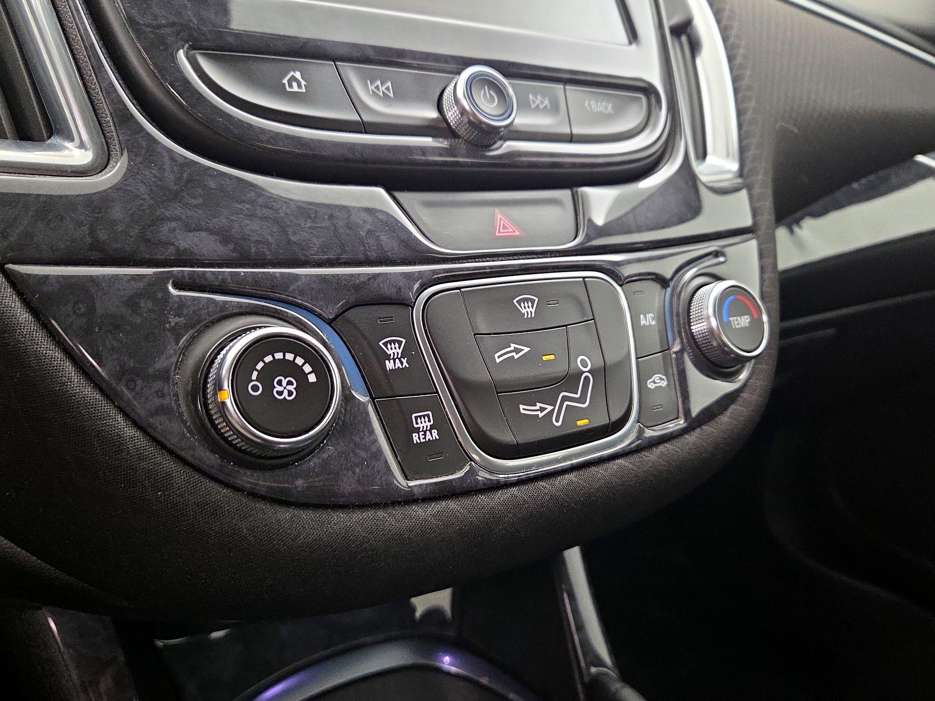 Thumbnail: 2018 Chevrolet Malibu - 16