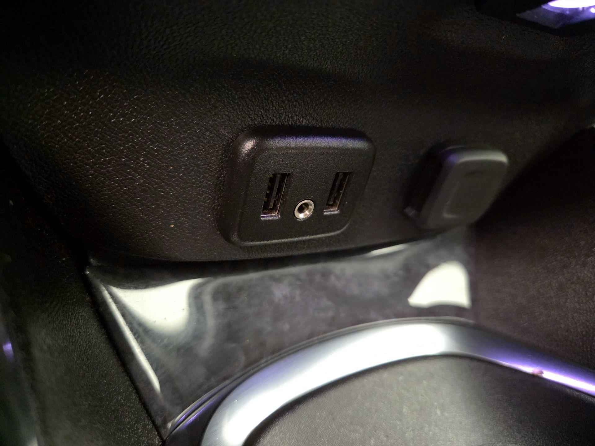 Thumbnail: 2018 Chevrolet Malibu - 18