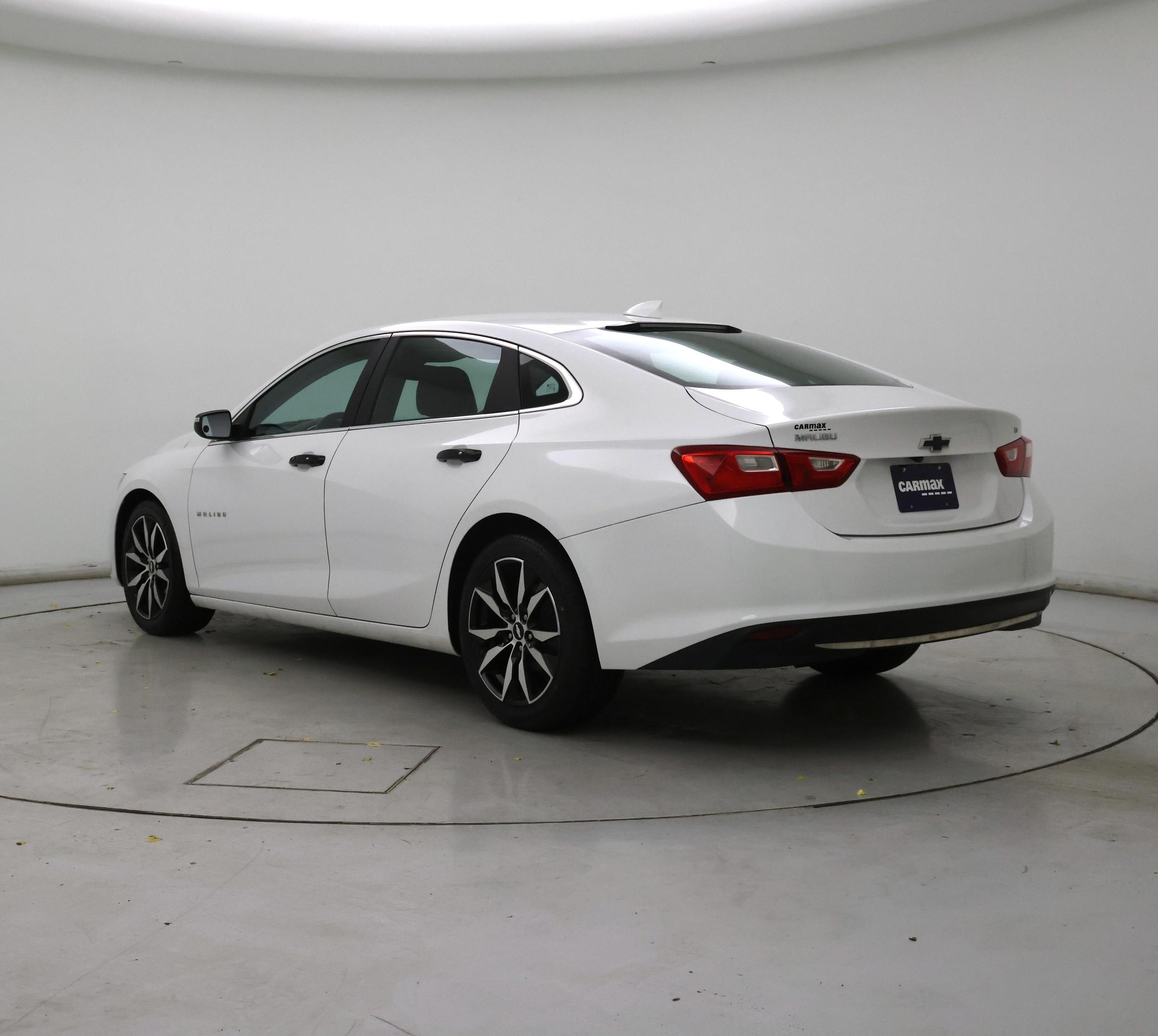 Thumbnail: 2018 Chevrolet Malibu - 2