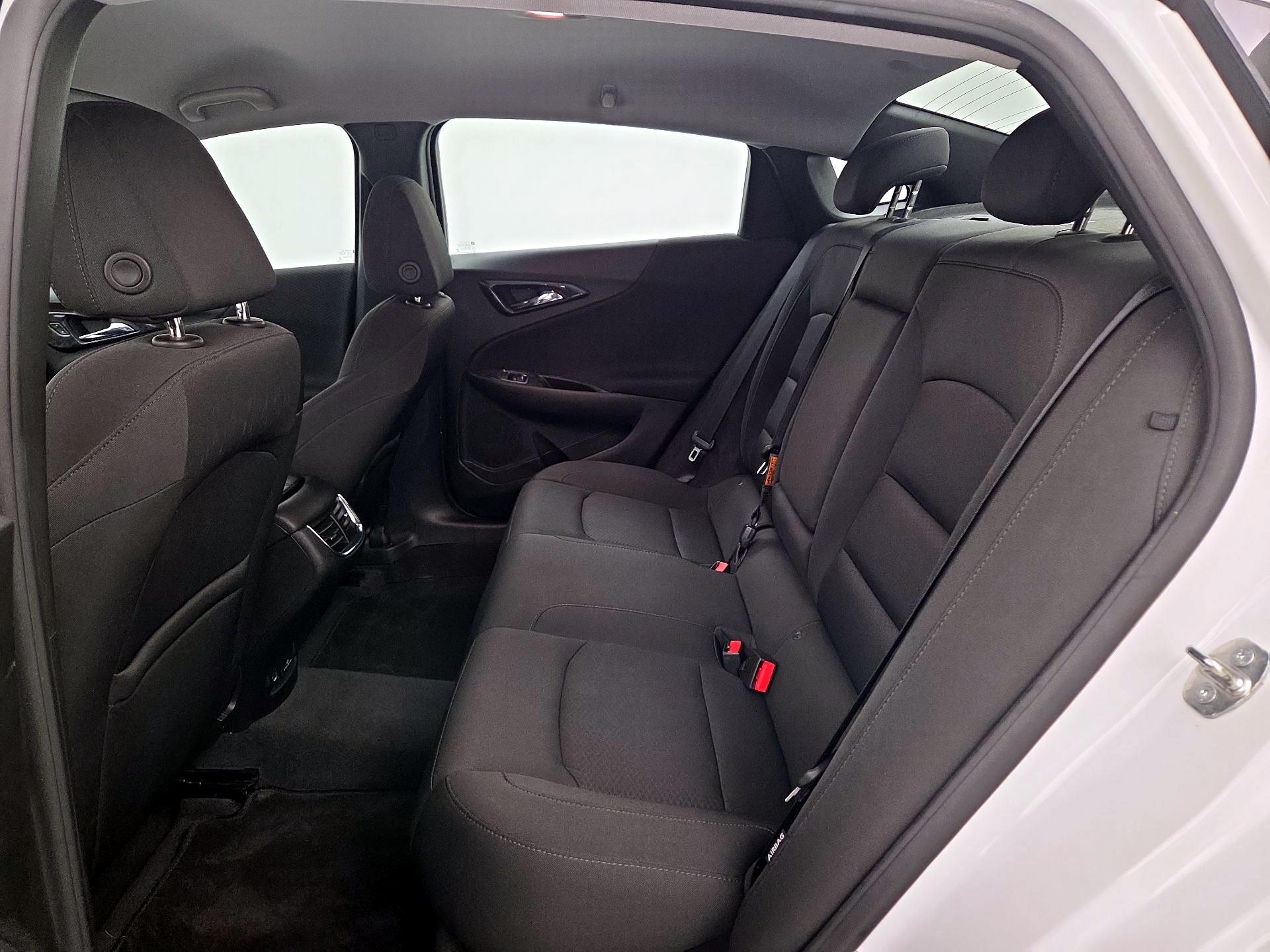 Thumbnail: 2018 Chevrolet Malibu - 19