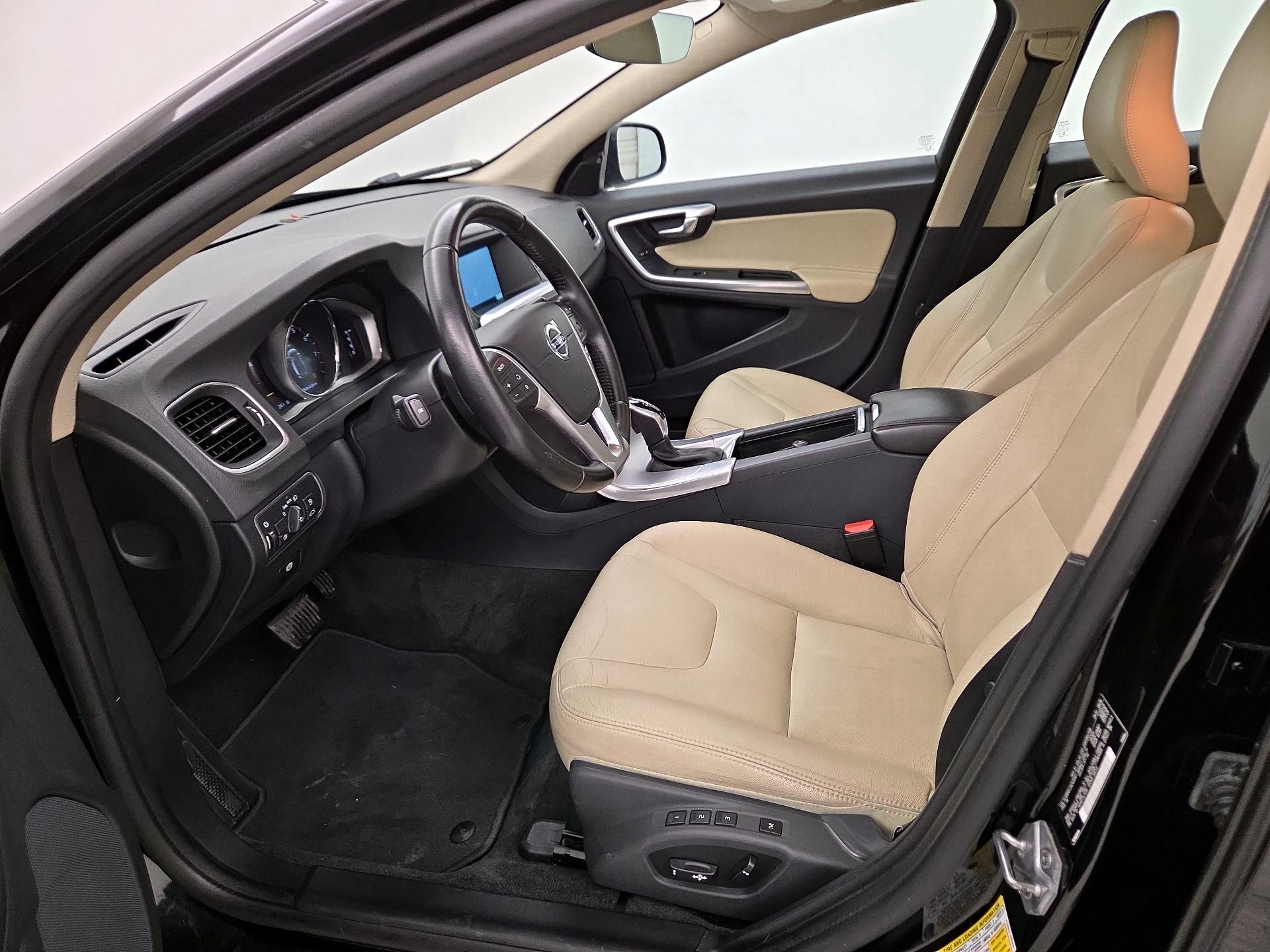 Thumbnail: 2017 Volvo S60 - 11