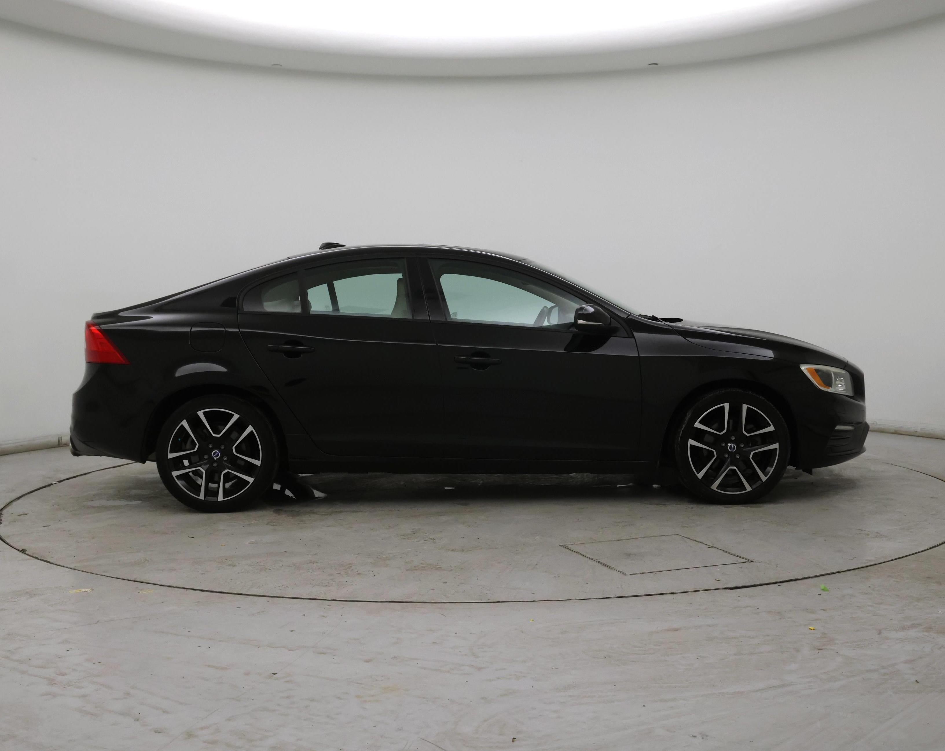 Thumbnail: 2017 Volvo S60 - 7