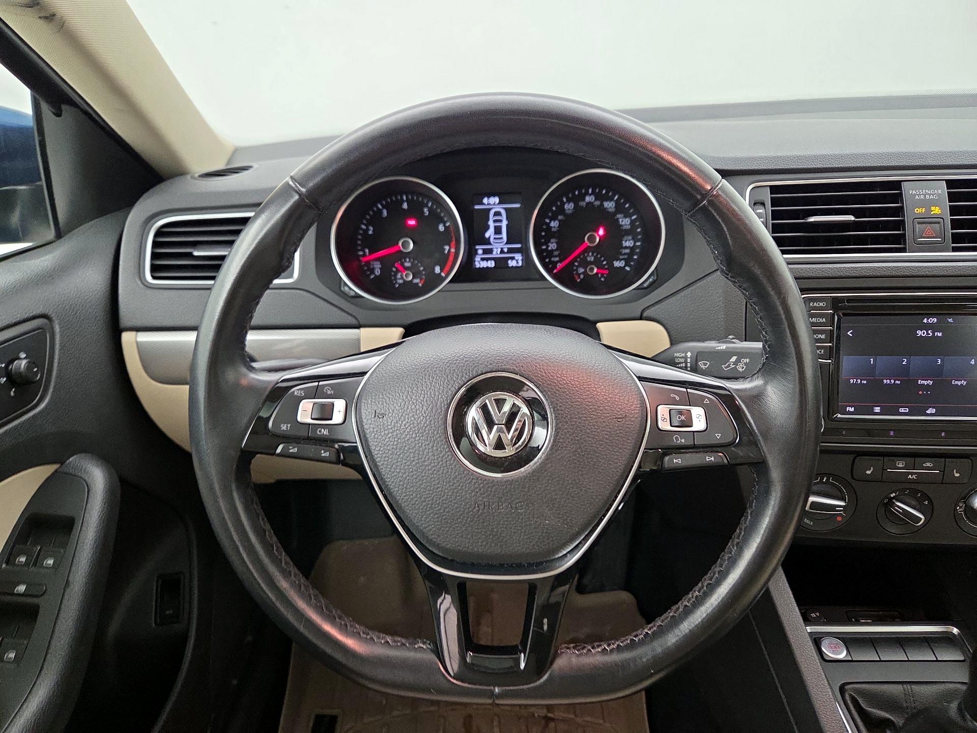 Thumbnail: 2018 Volkswagen Jetta - 10