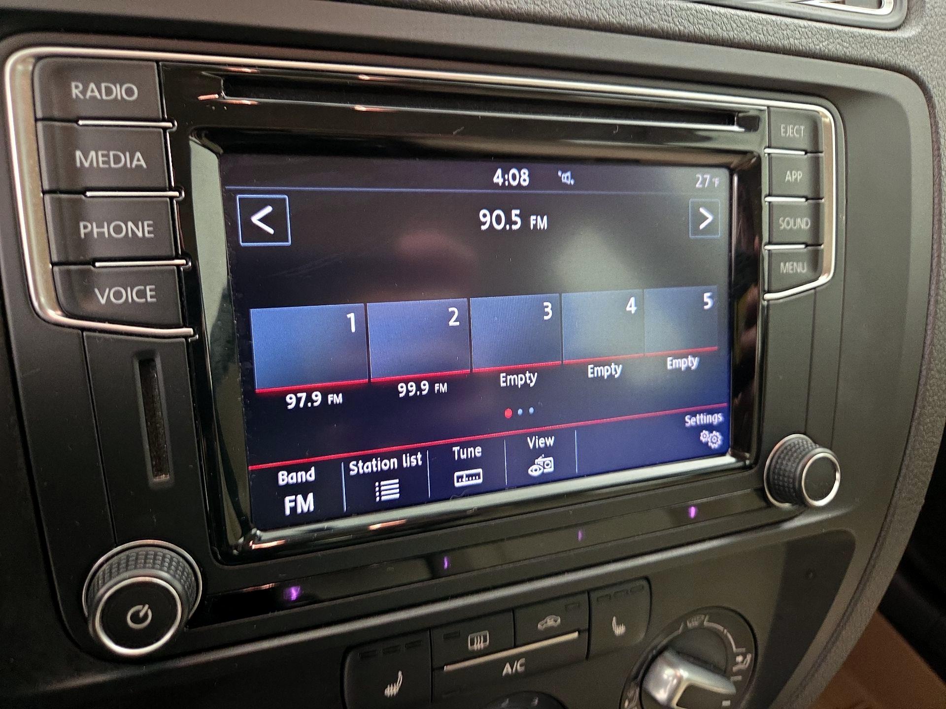 Thumbnail: 2018 Volkswagen Jetta - 15