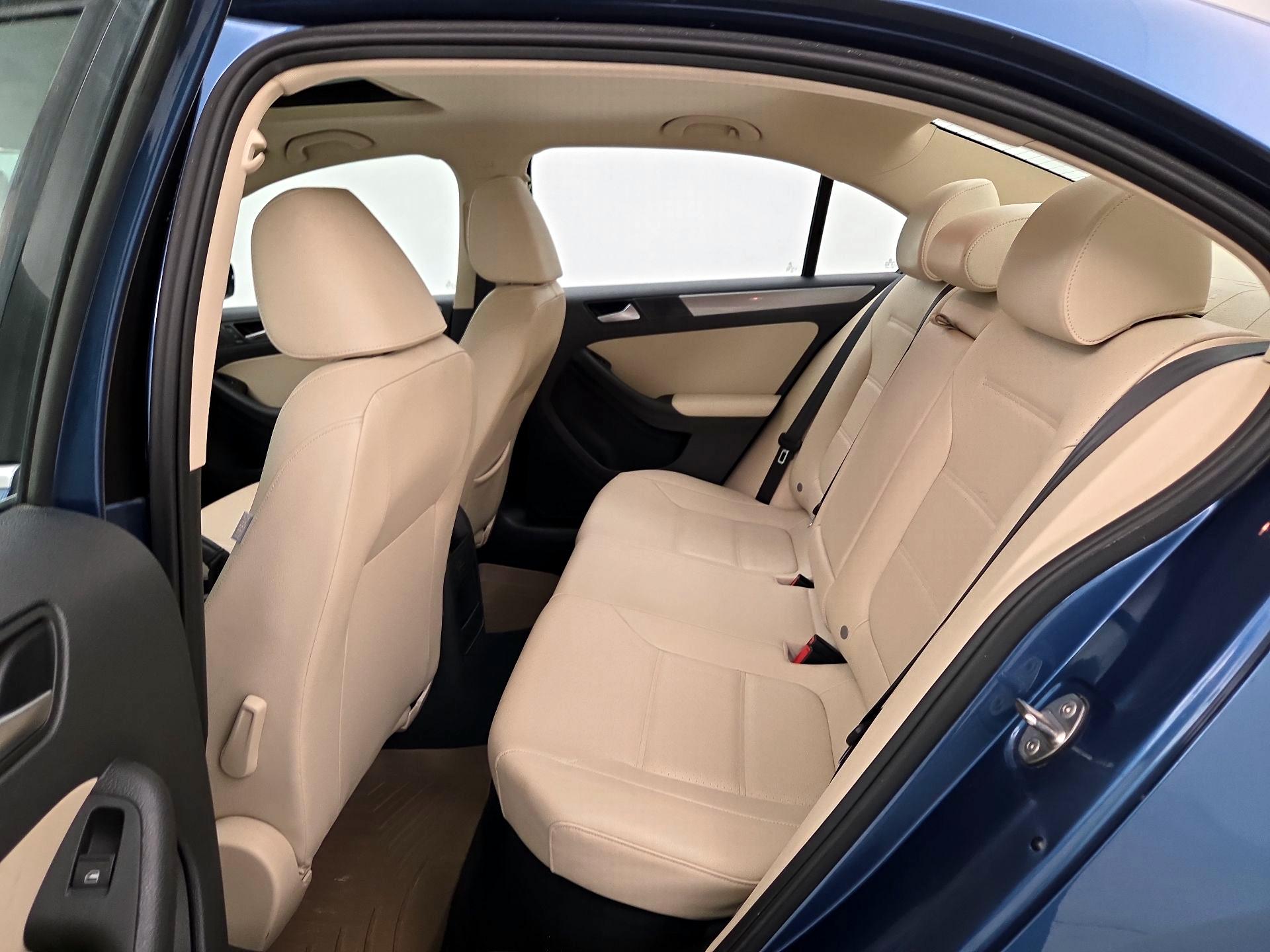 Thumbnail: 2018 Volkswagen Jetta - 20