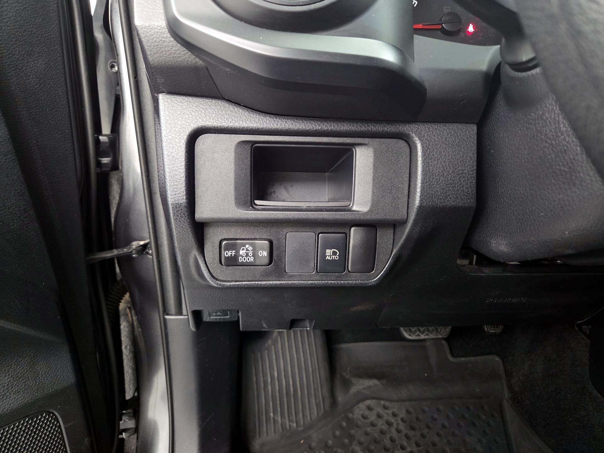 Thumbnail: 2019 Toyota Tacoma - 13