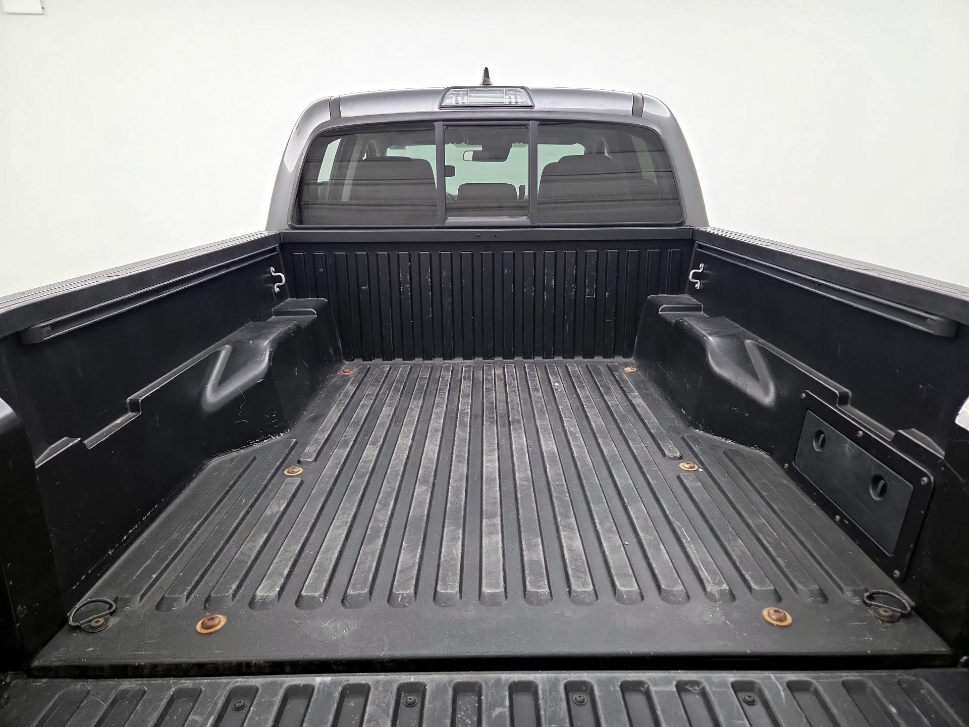 Thumbnail: 2019 Toyota Tacoma - 20