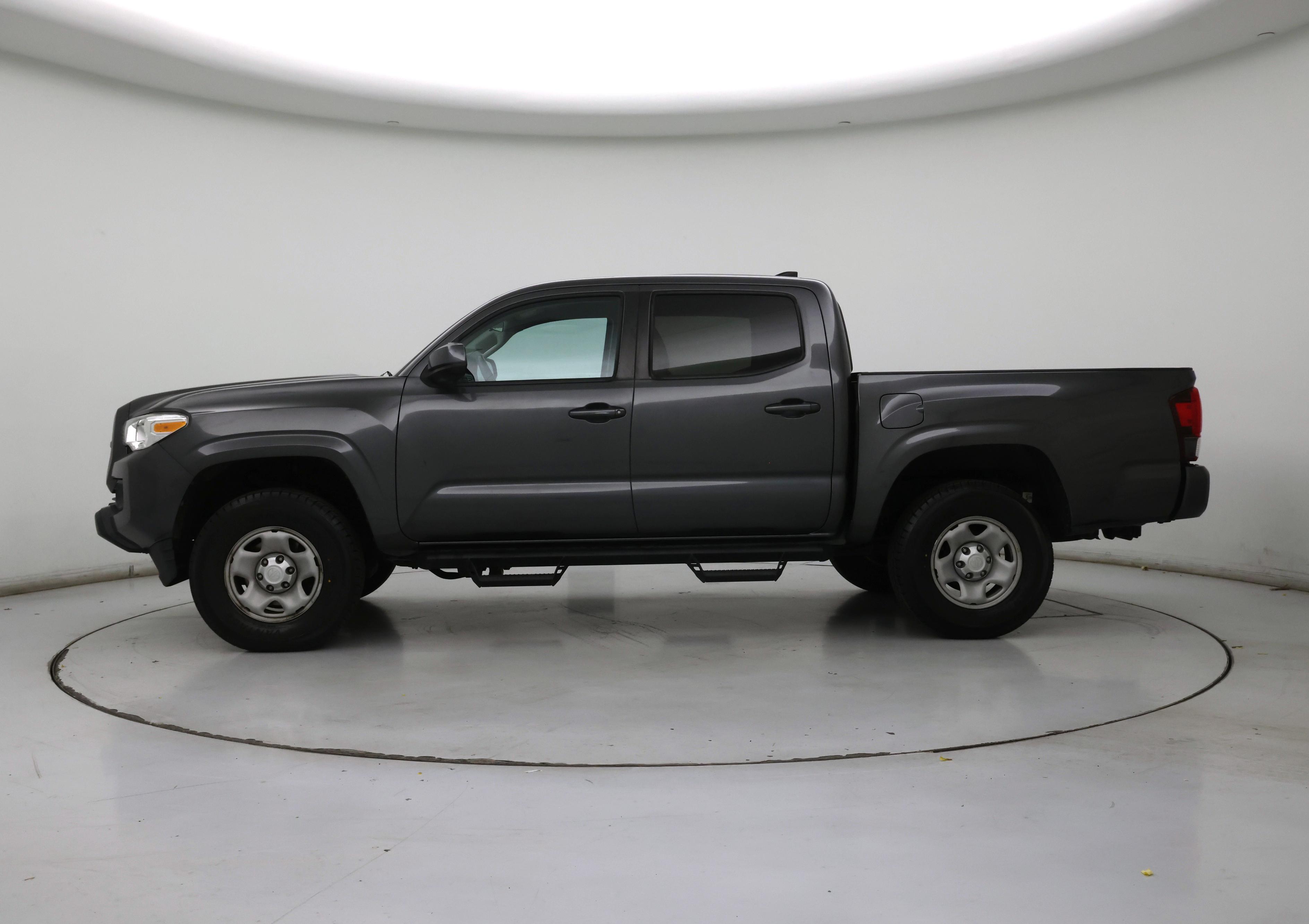 Thumbnail: 2019 Toyota Tacoma - 3