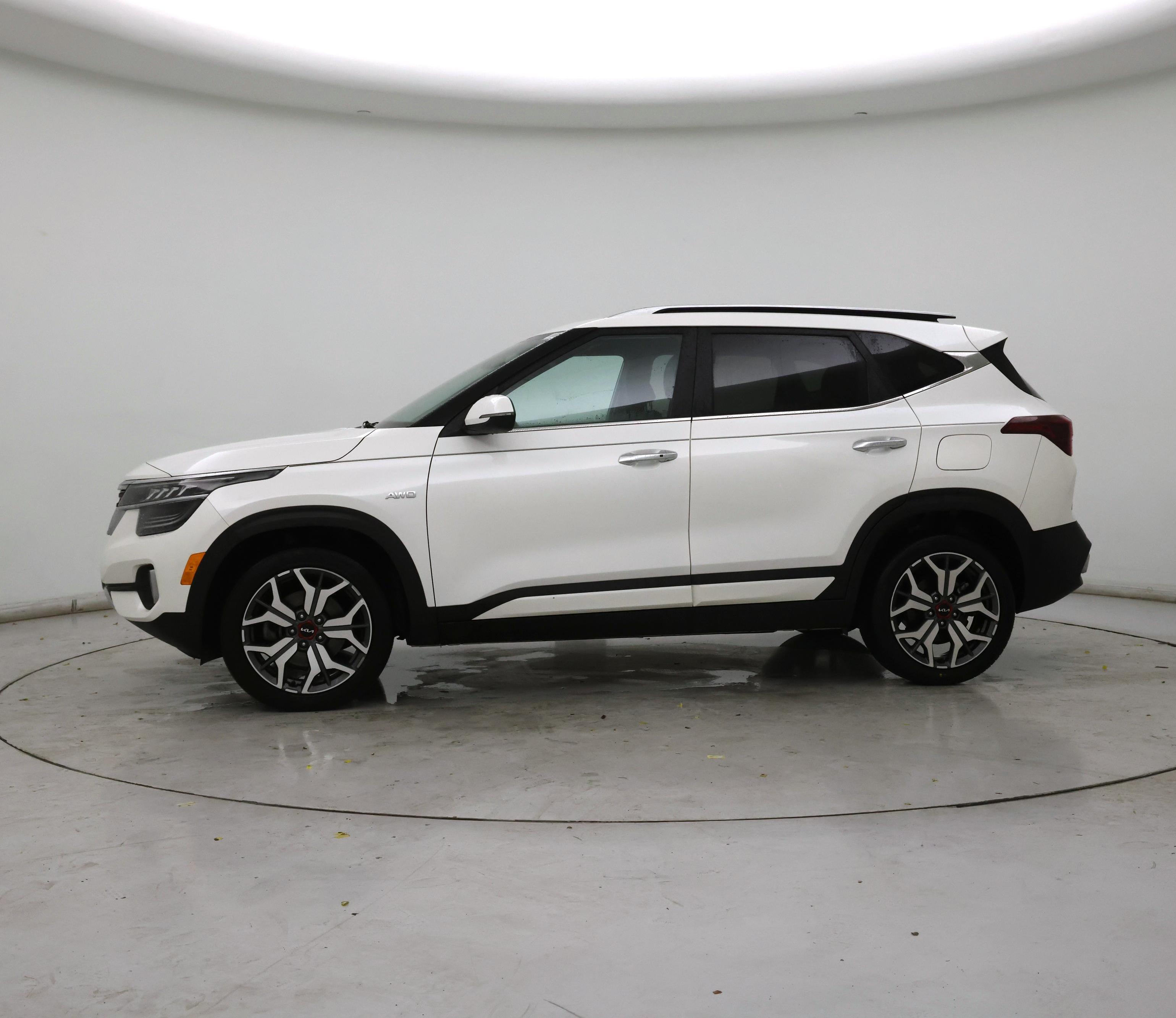 Thumbnail: 2022 Kia Seltos - 3