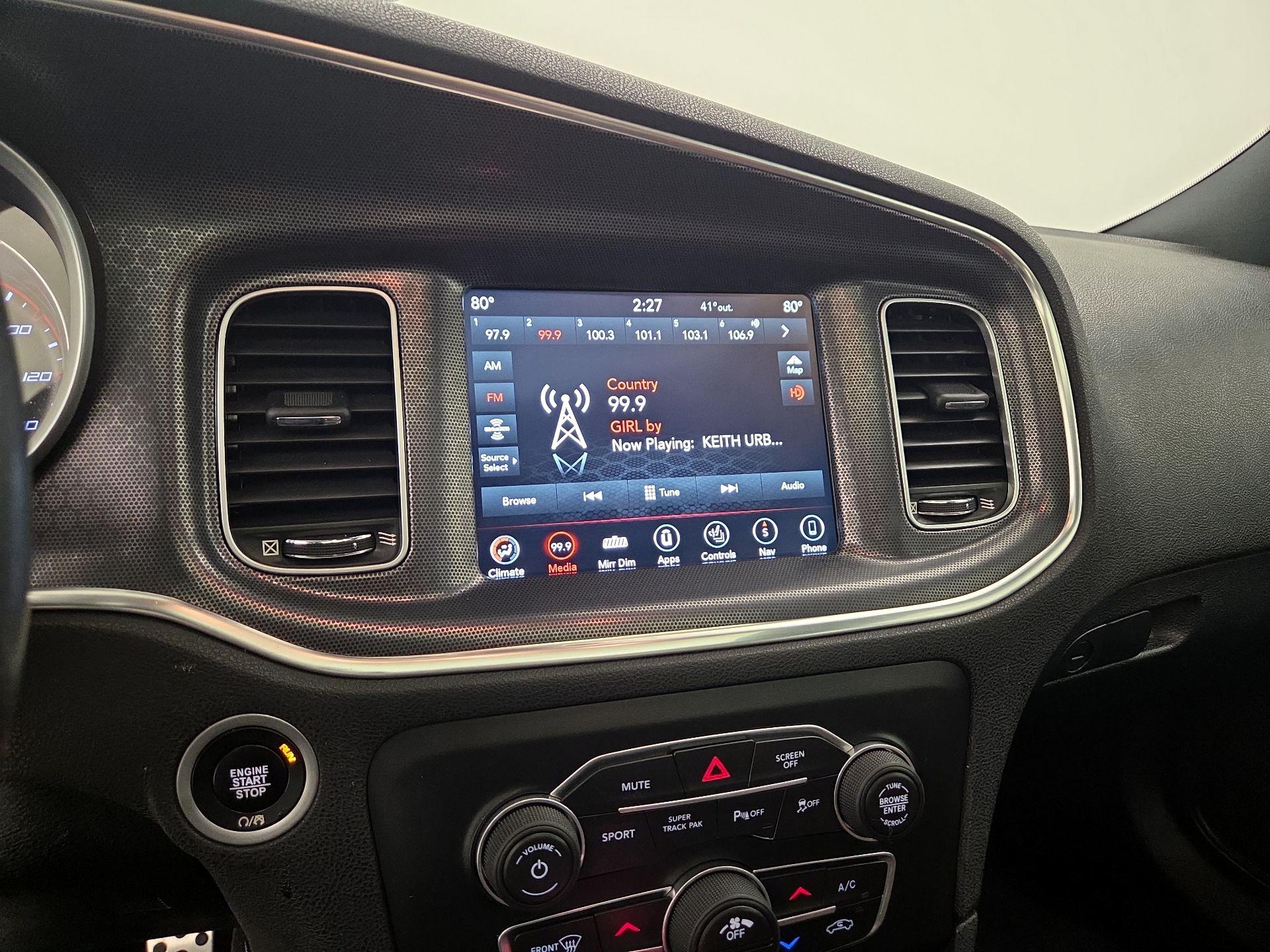 Thumbnail: 2018 Dodge Charger - 16