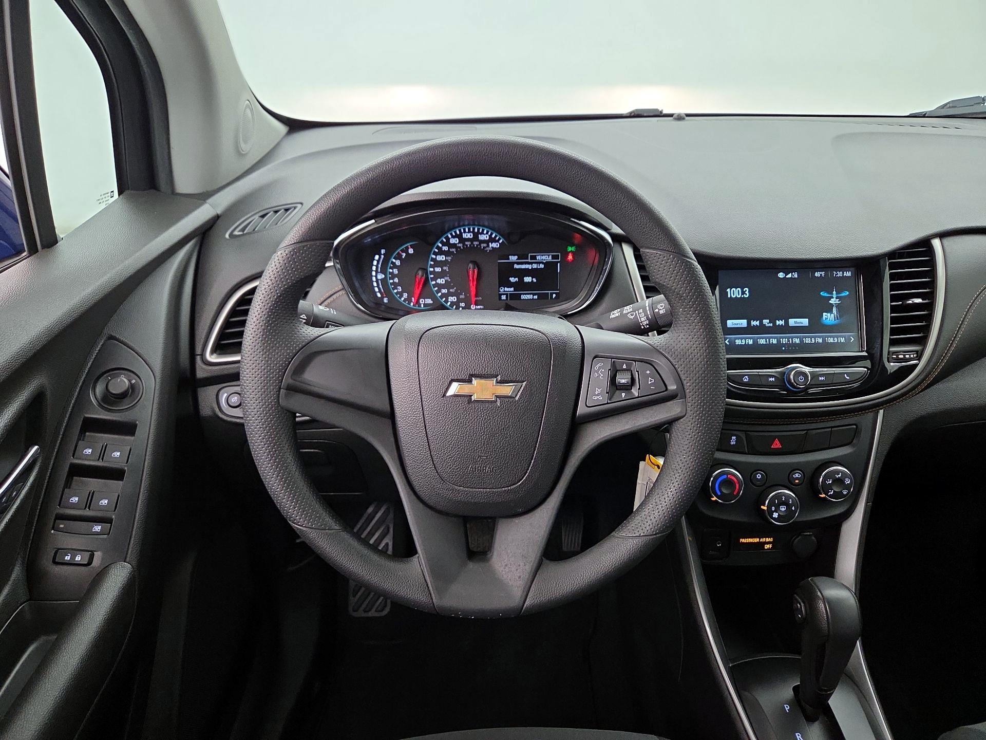 Thumbnail: 2017 Chevrolet Trax - 10