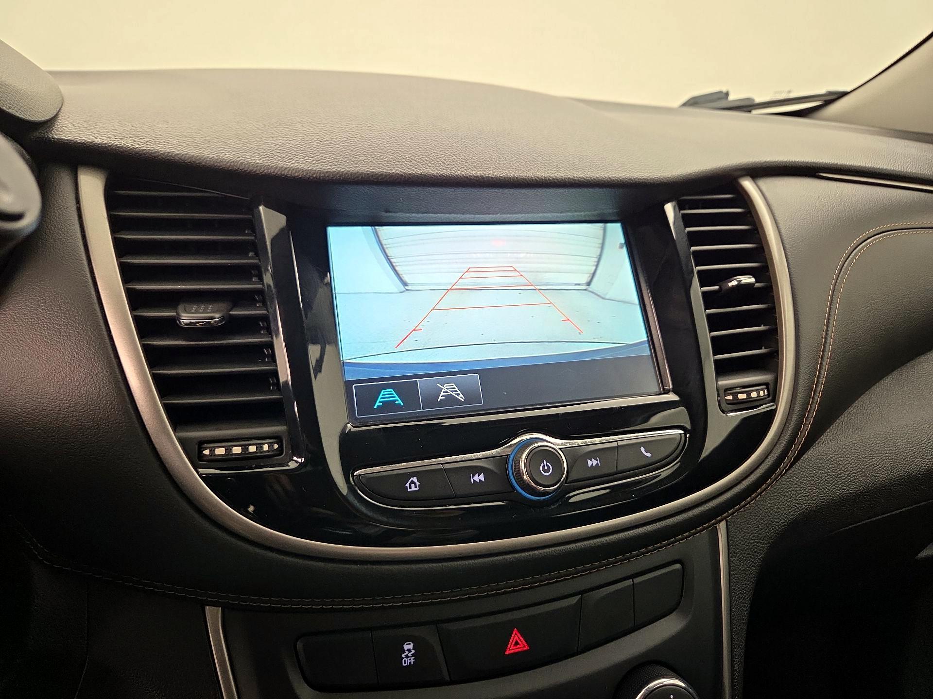 Thumbnail: 2017 Chevrolet Trax - 14