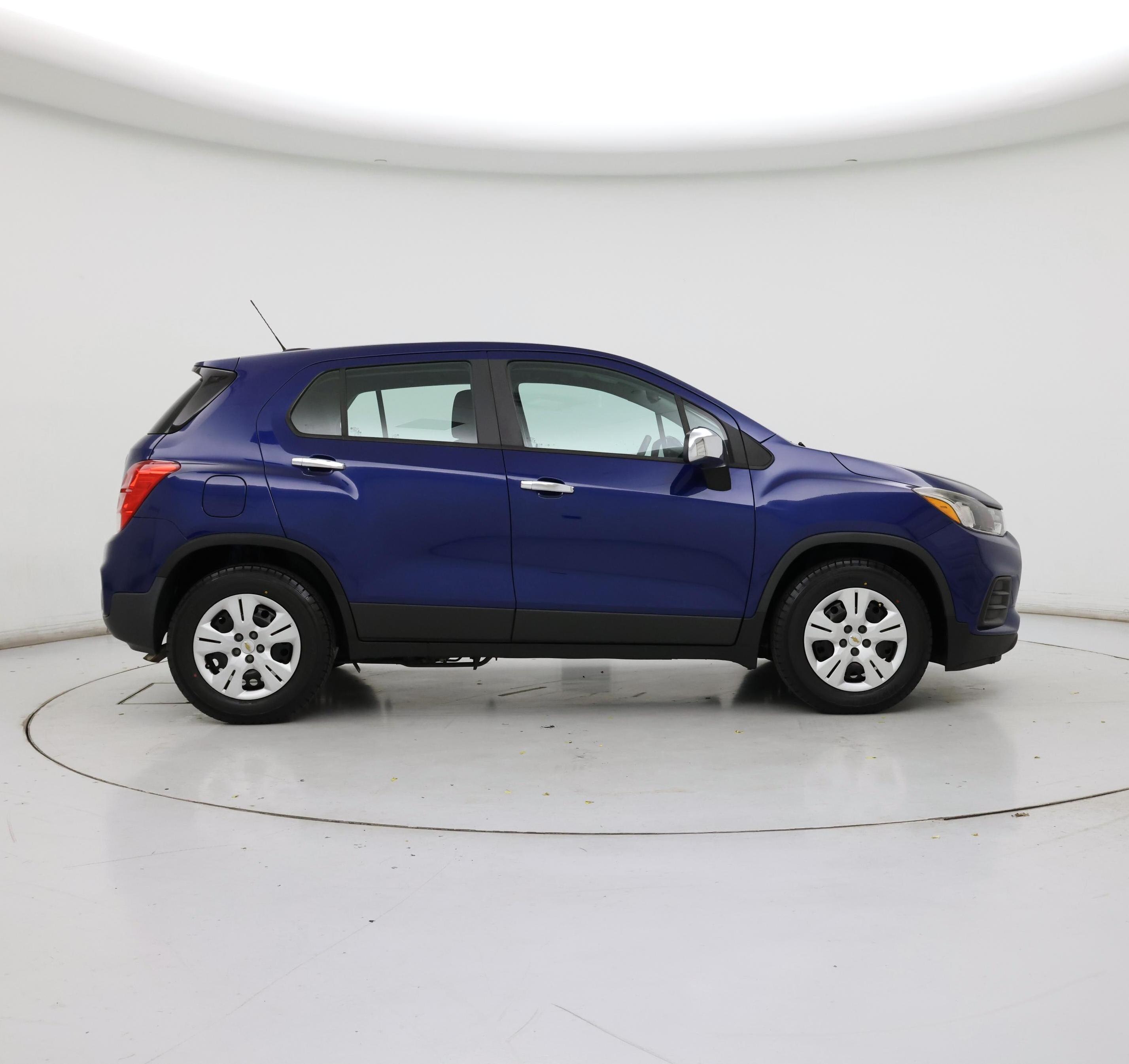 Thumbnail: 2017 Chevrolet Trax - 7