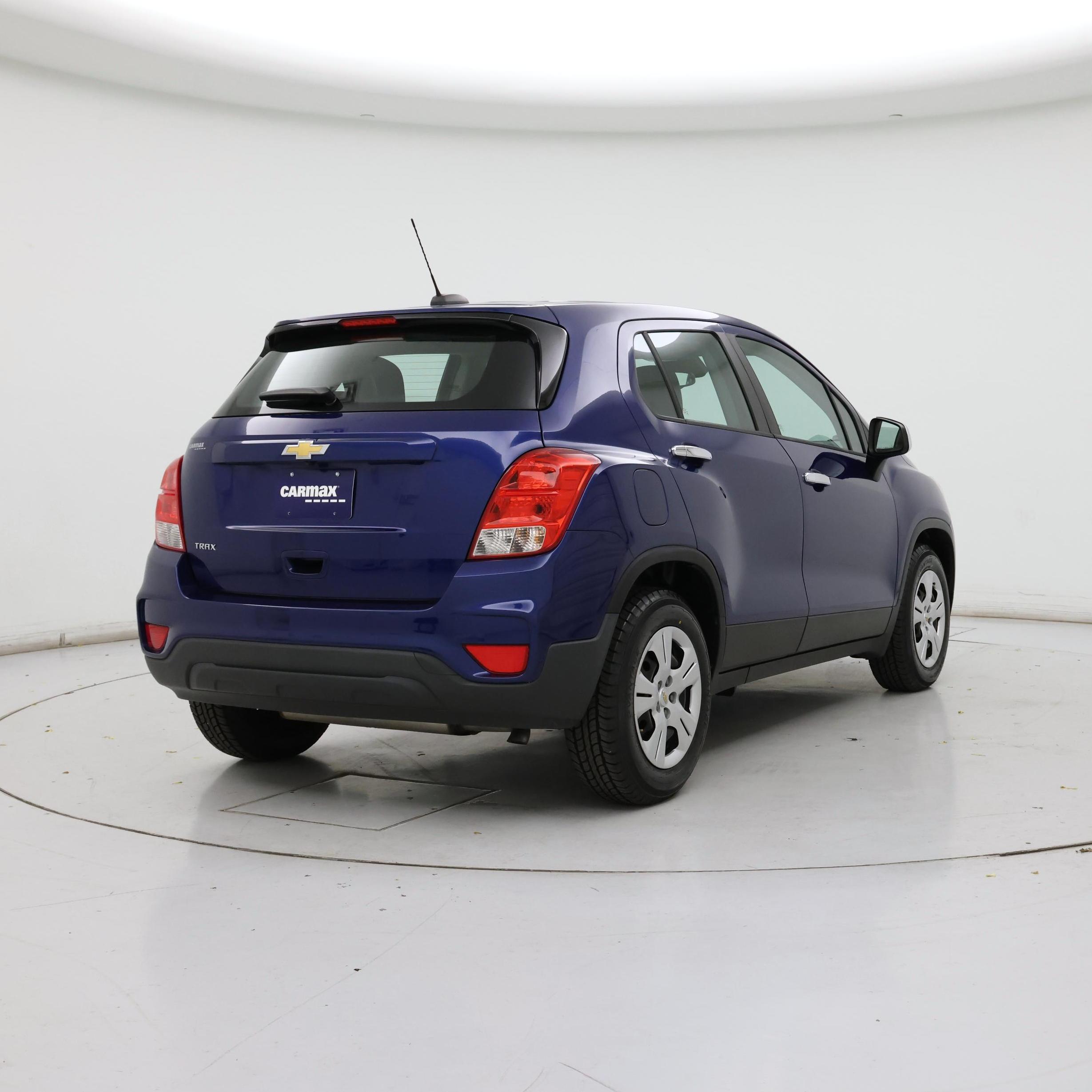 Thumbnail: 2017 Chevrolet Trax - 8