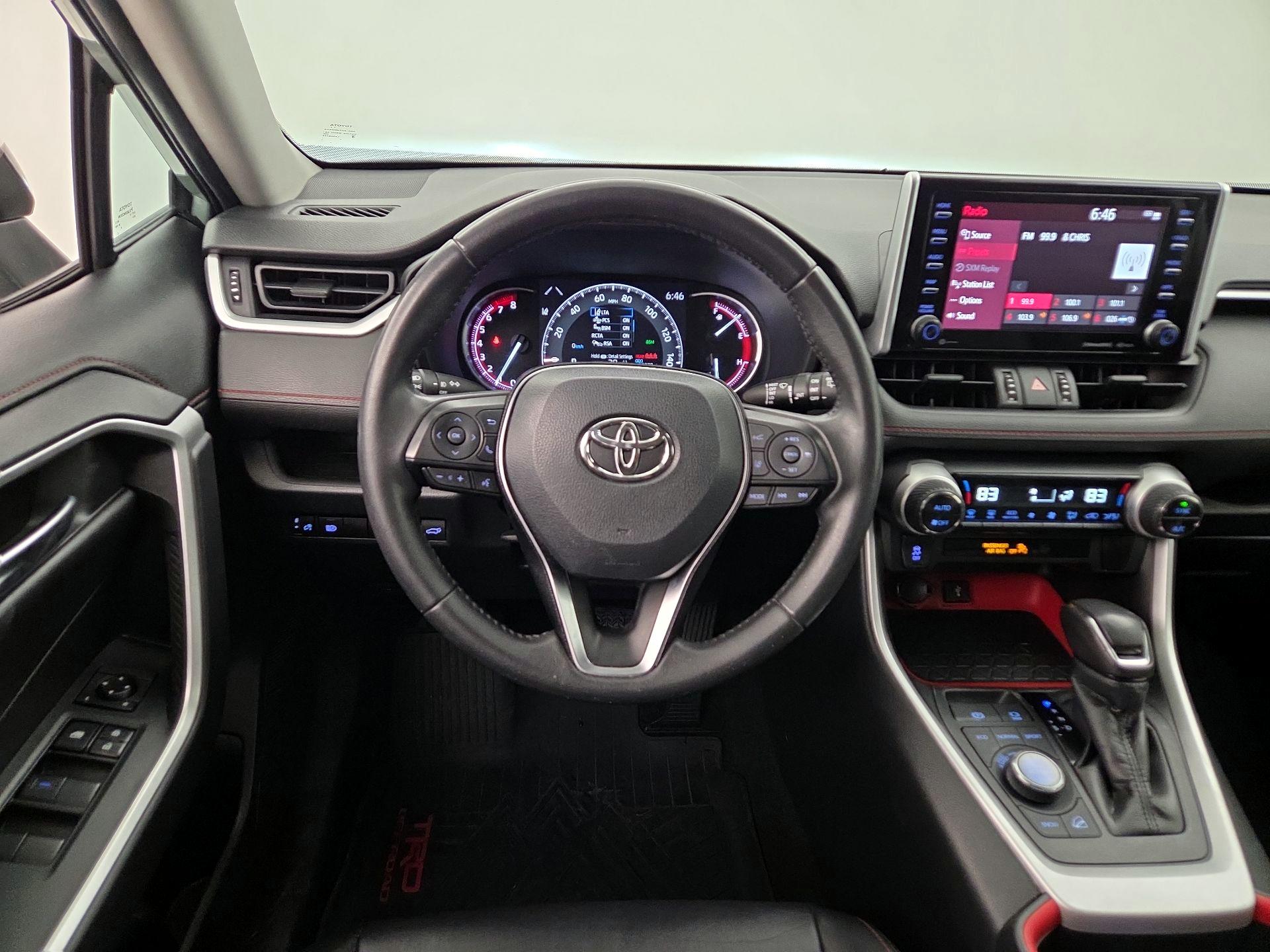 Thumbnail: 2020 Toyota RAV4 - 10