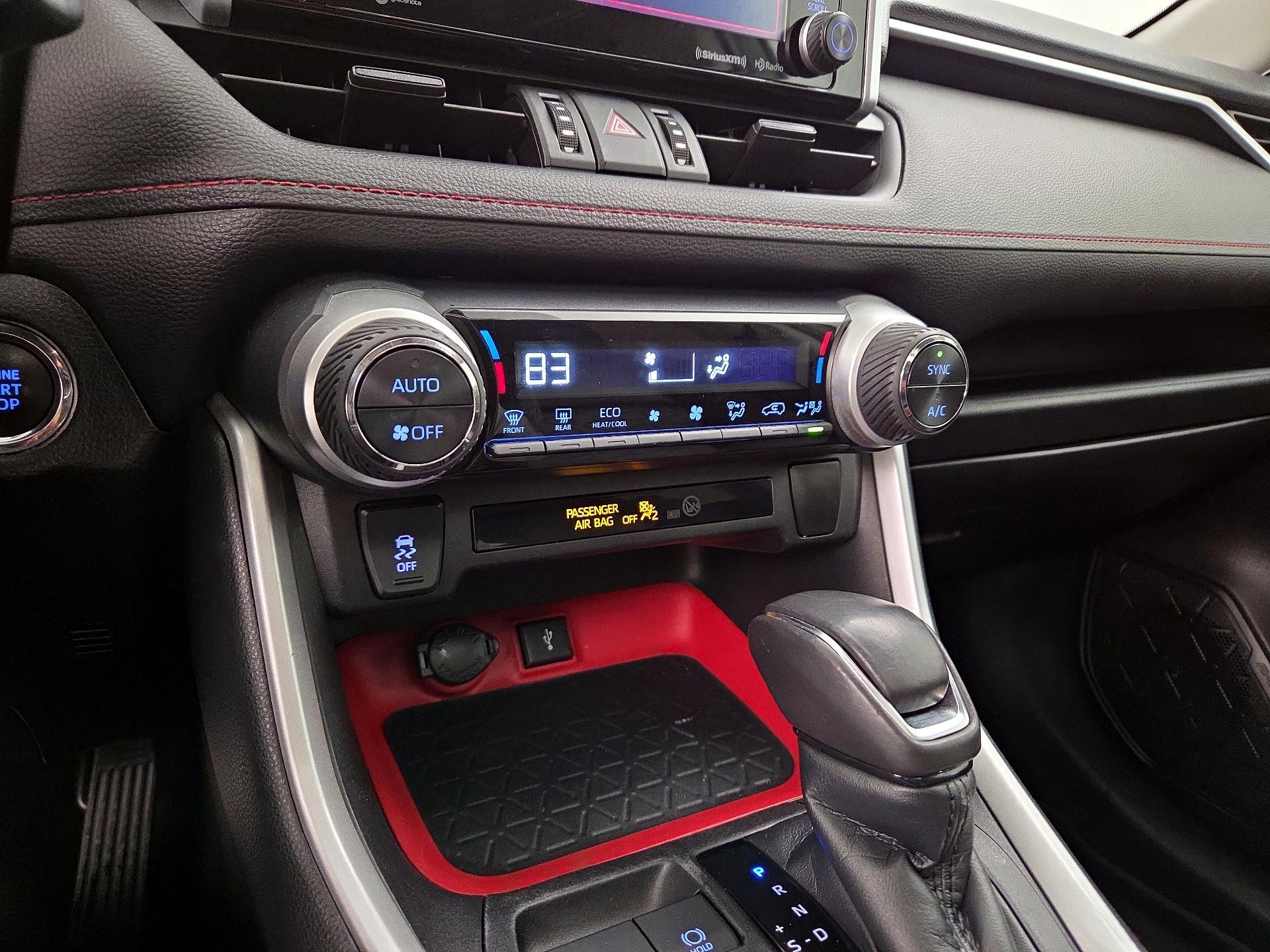 Thumbnail: 2020 Toyota RAV4 - 16