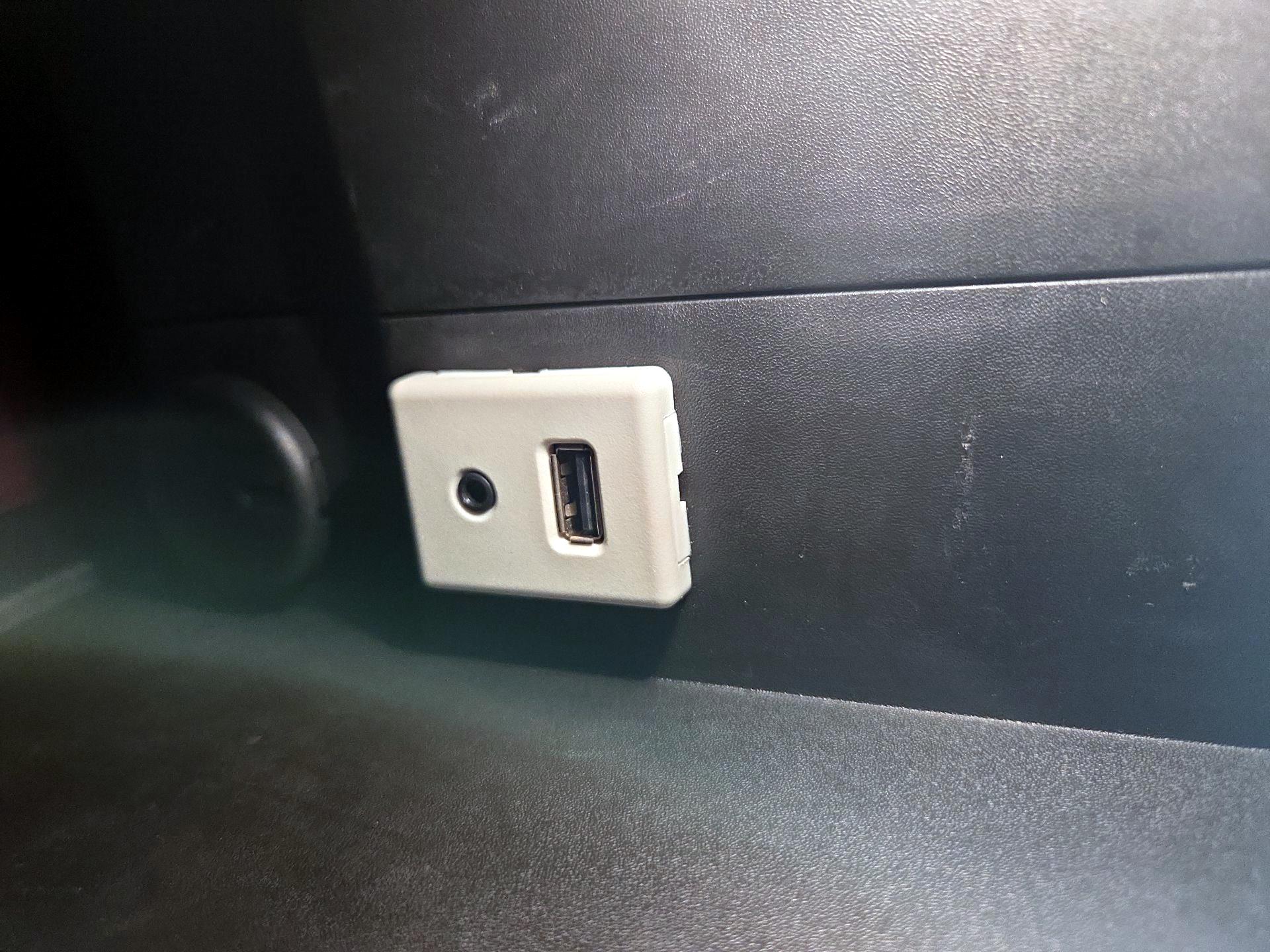 Thumbnail: 2014 Chevrolet Equinox - 17