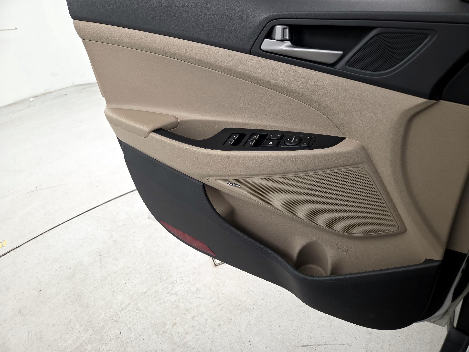 Thumbnail: 2018 Hyundai Tucson - 12