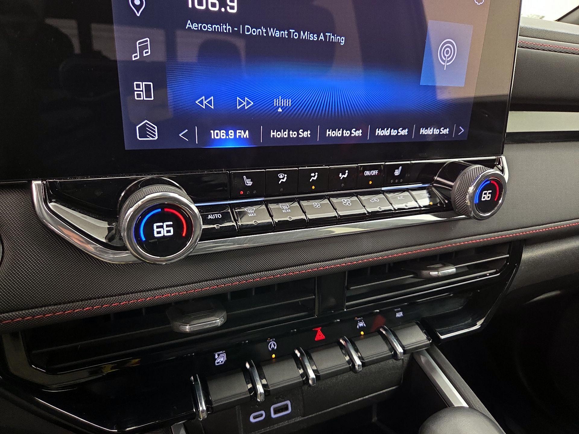 Thumbnail: 2024 Chevrolet Colorado - 16