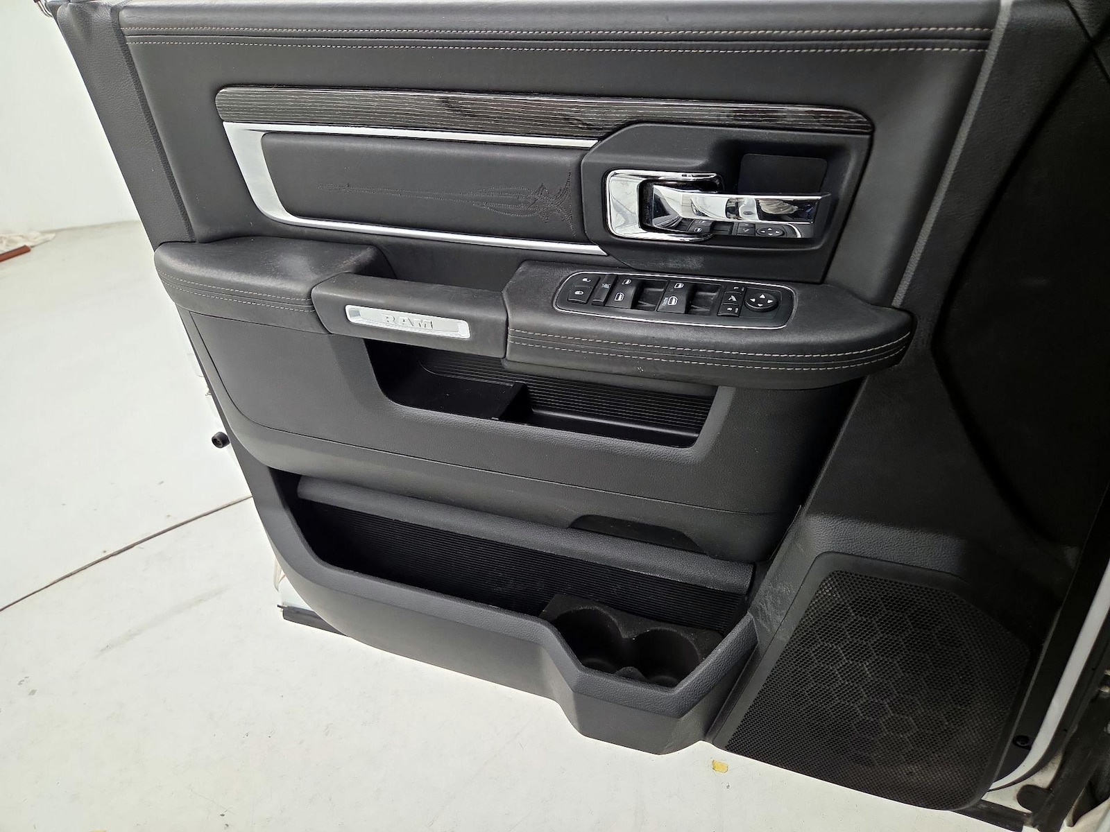 2015 RAM Ram 1500 Pickup Laramie Limited - Photo 13