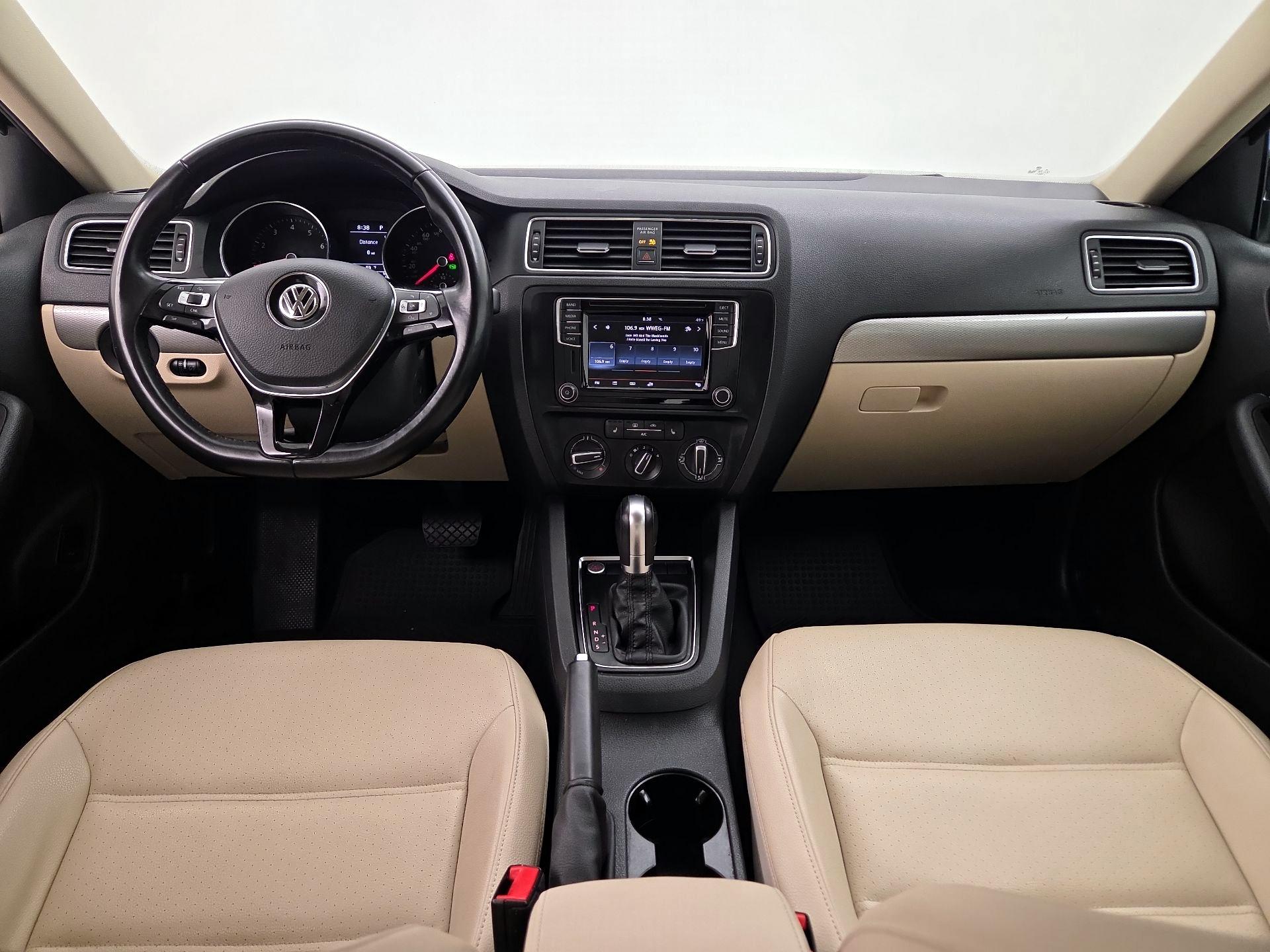 Thumbnail: 2017 Volkswagen Jetta - 9