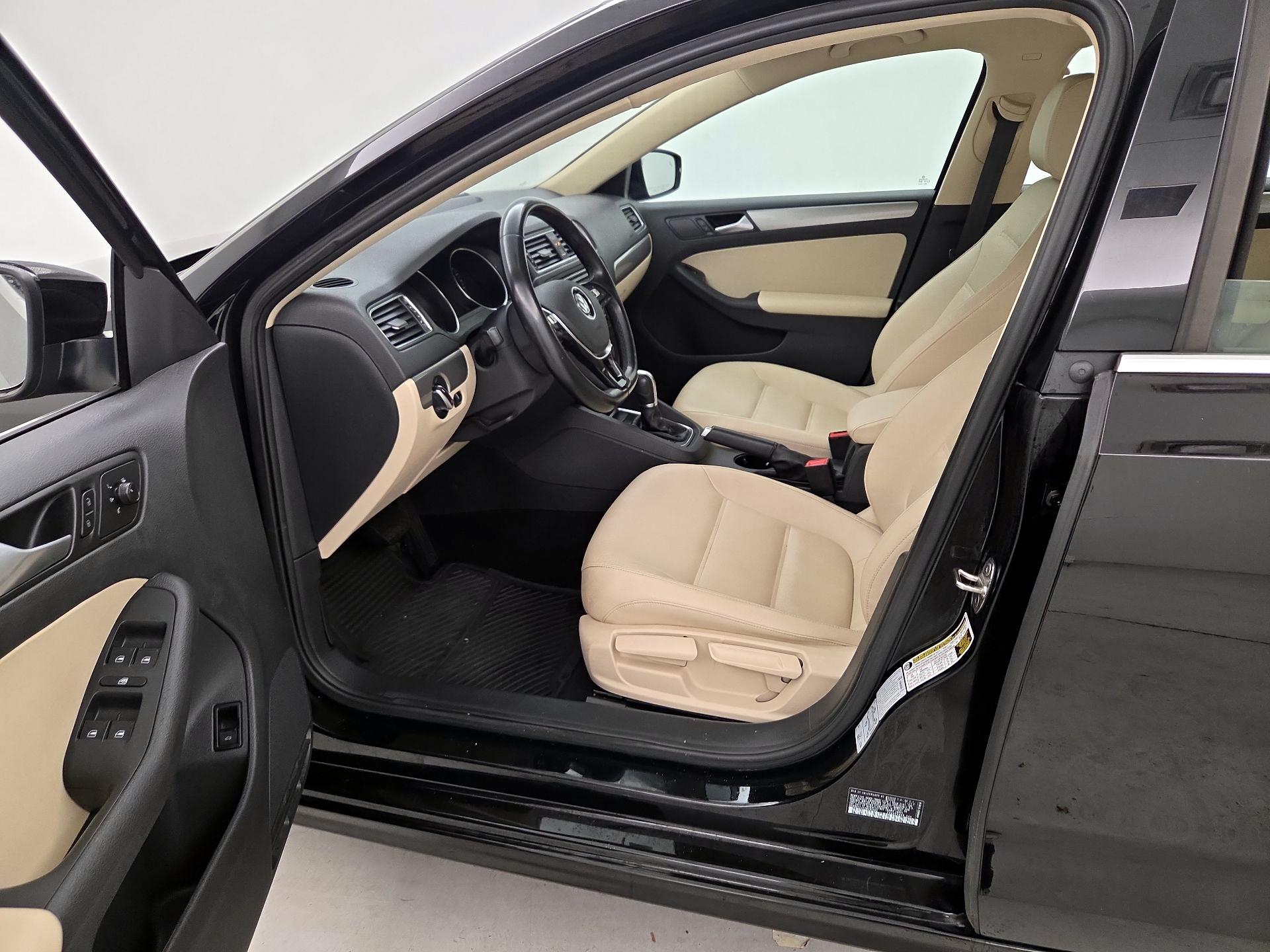 Thumbnail: 2017 Volkswagen Jetta - 11