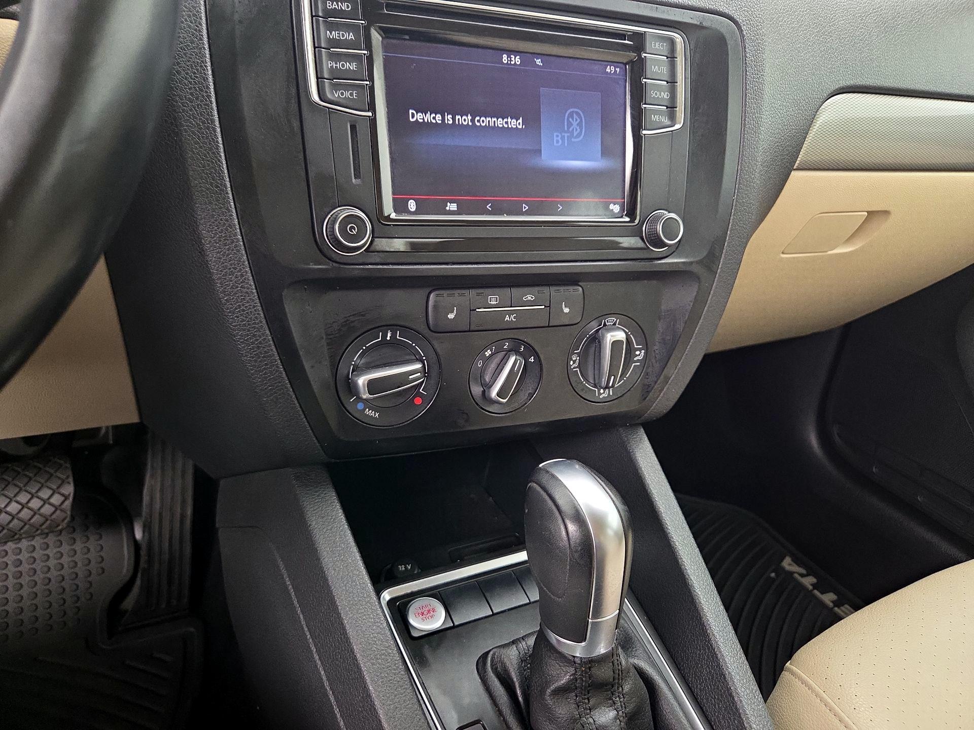 Thumbnail: 2017 Volkswagen Jetta - 16