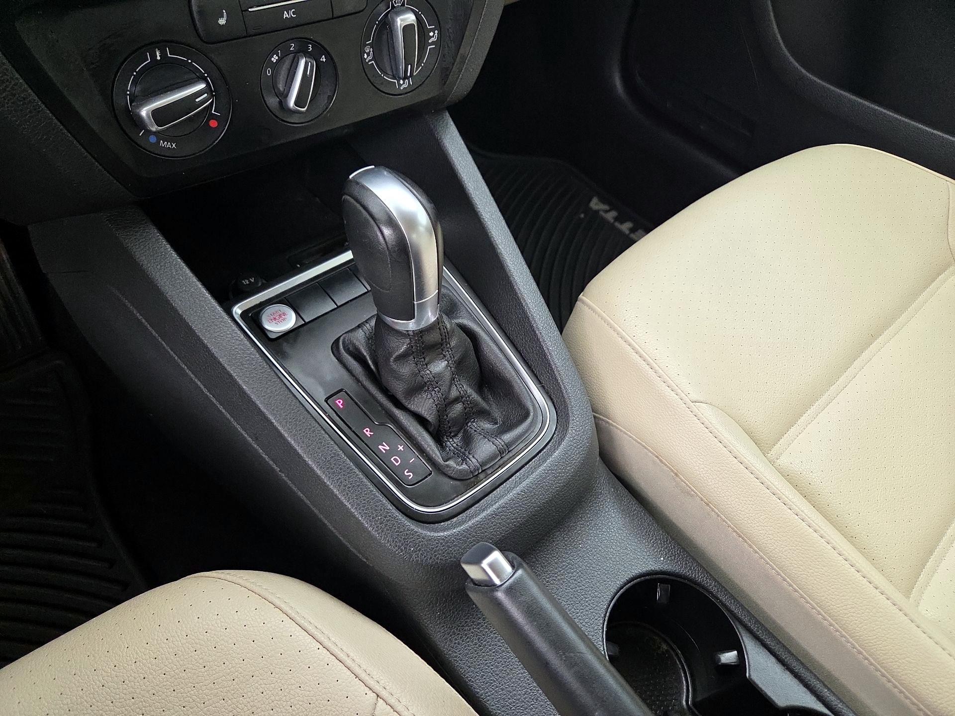 Thumbnail: 2017 Volkswagen Jetta - 17