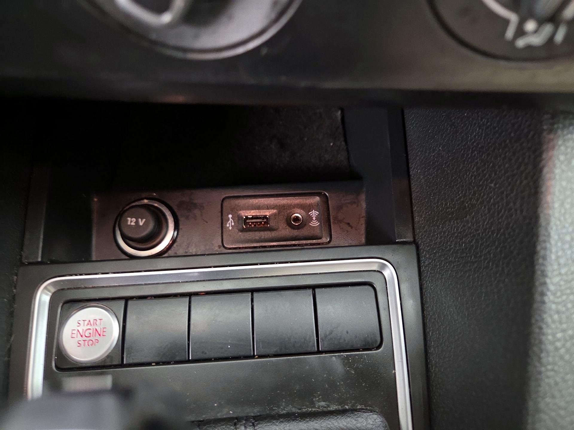 Thumbnail: 2017 Volkswagen Jetta - 18