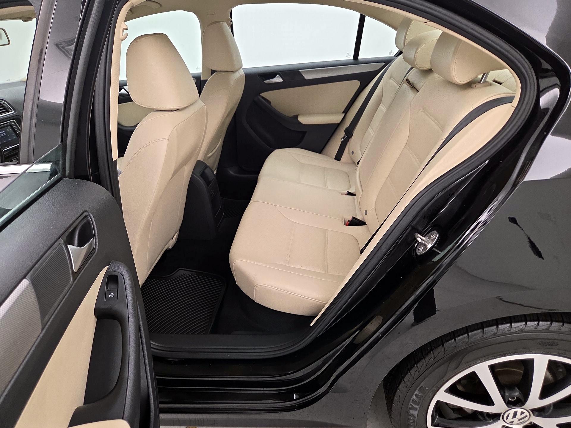 Thumbnail: 2017 Volkswagen Jetta - 20