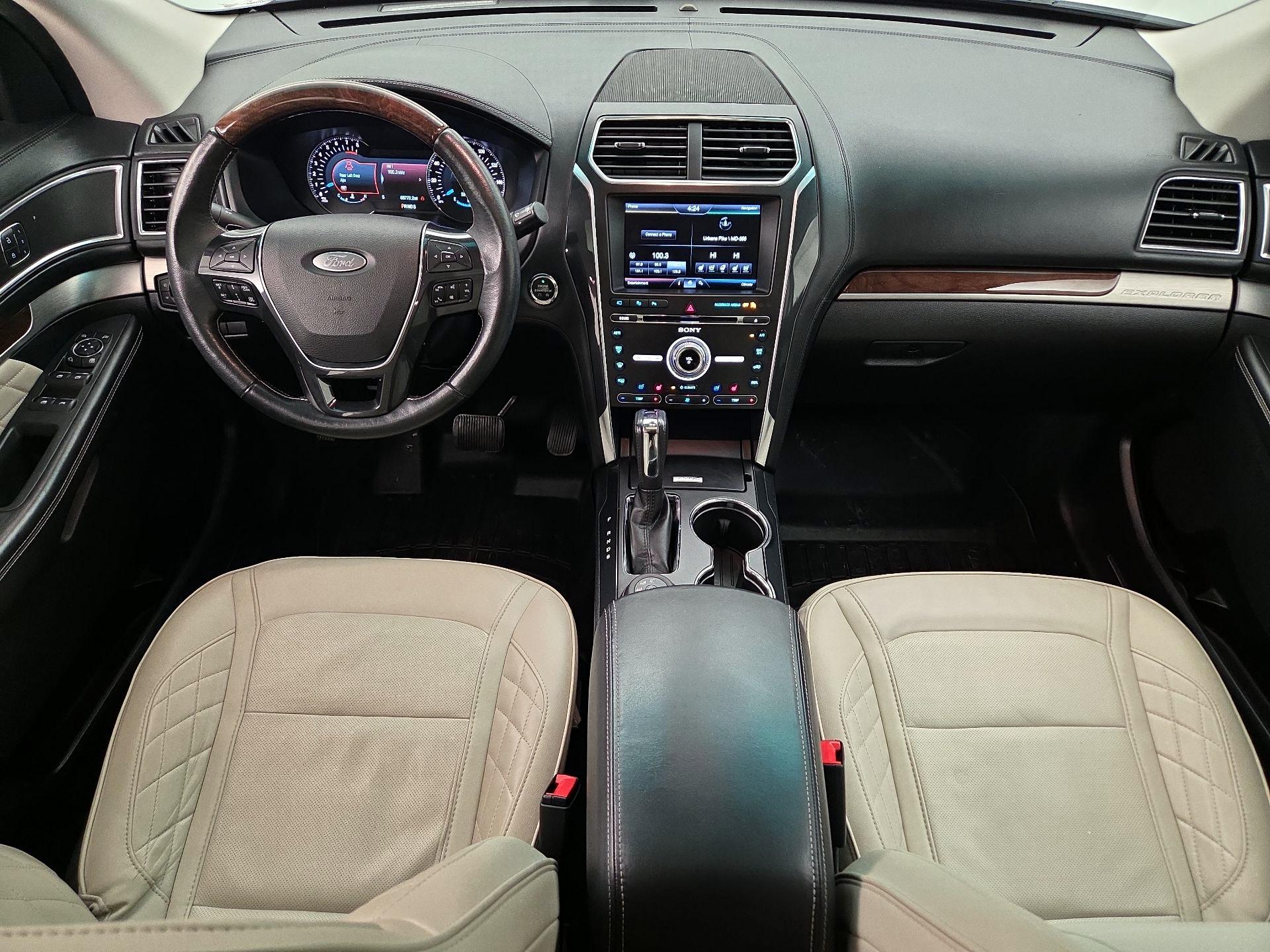 Thumbnail: 2016 Ford Explorer - 9