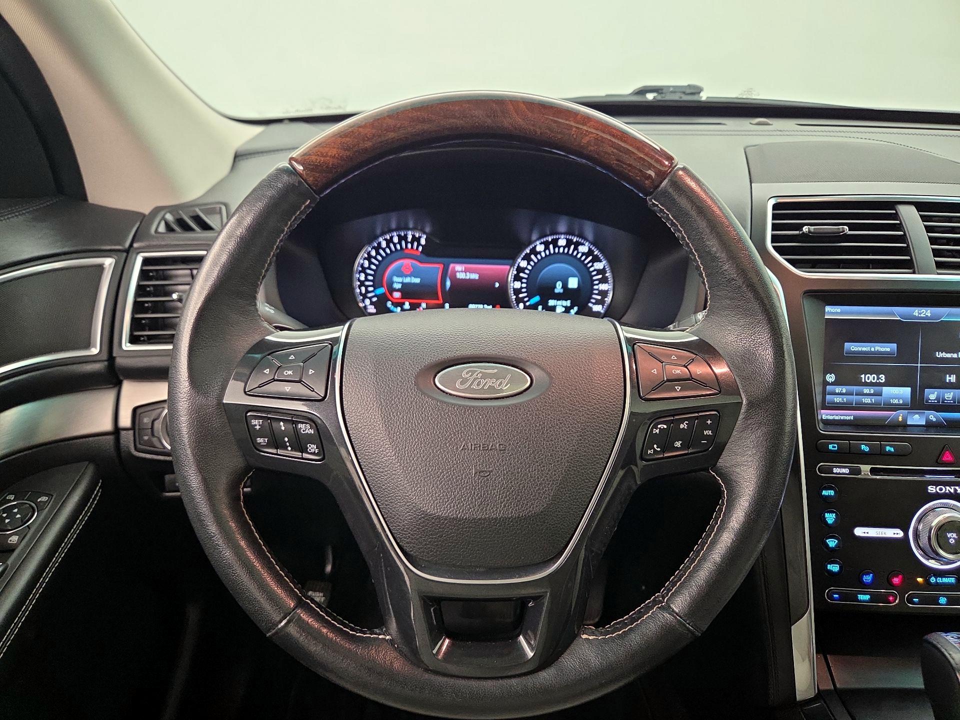 Thumbnail: 2016 Ford Explorer - 10