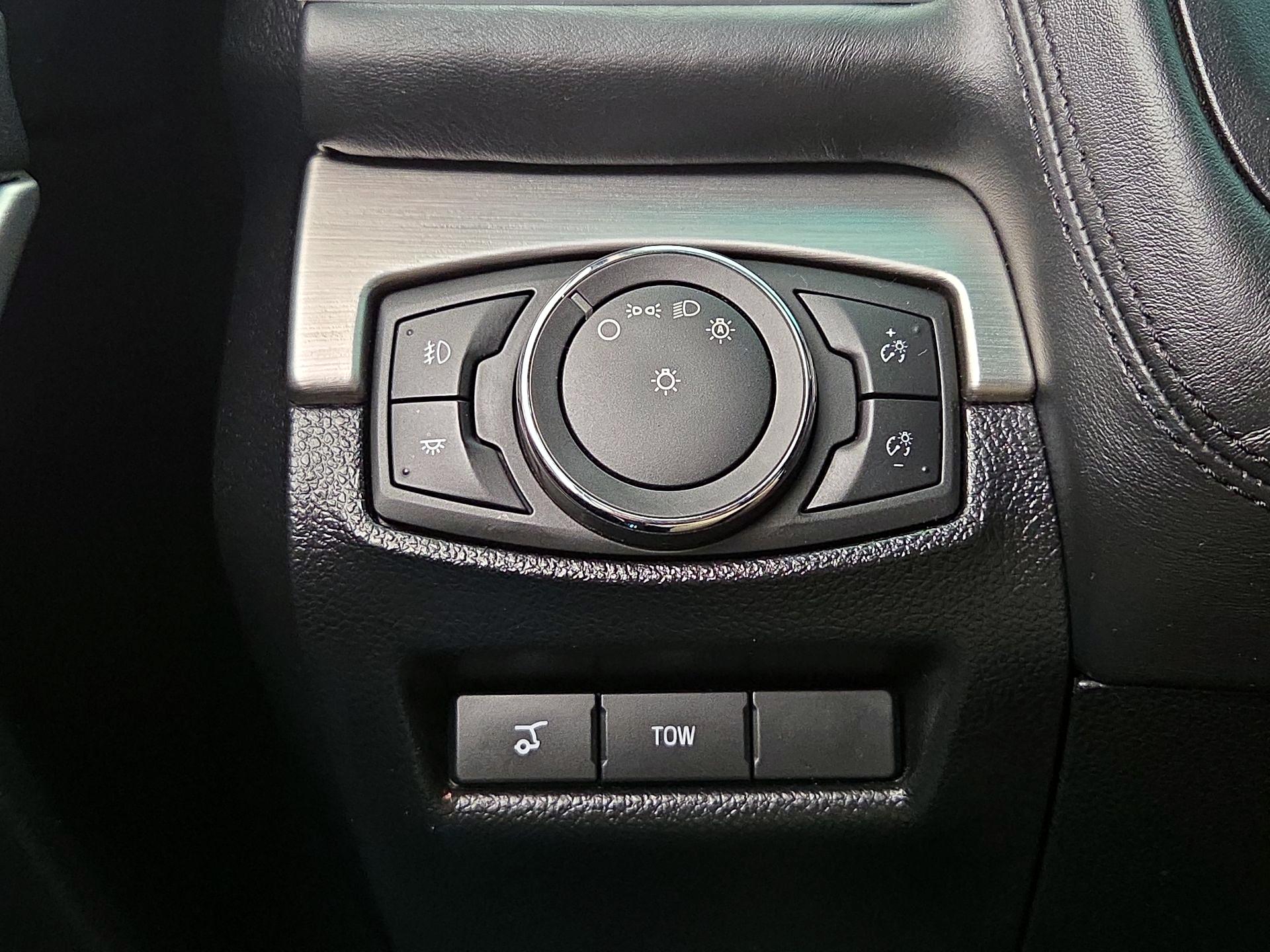 Thumbnail: 2016 Ford Explorer - 13