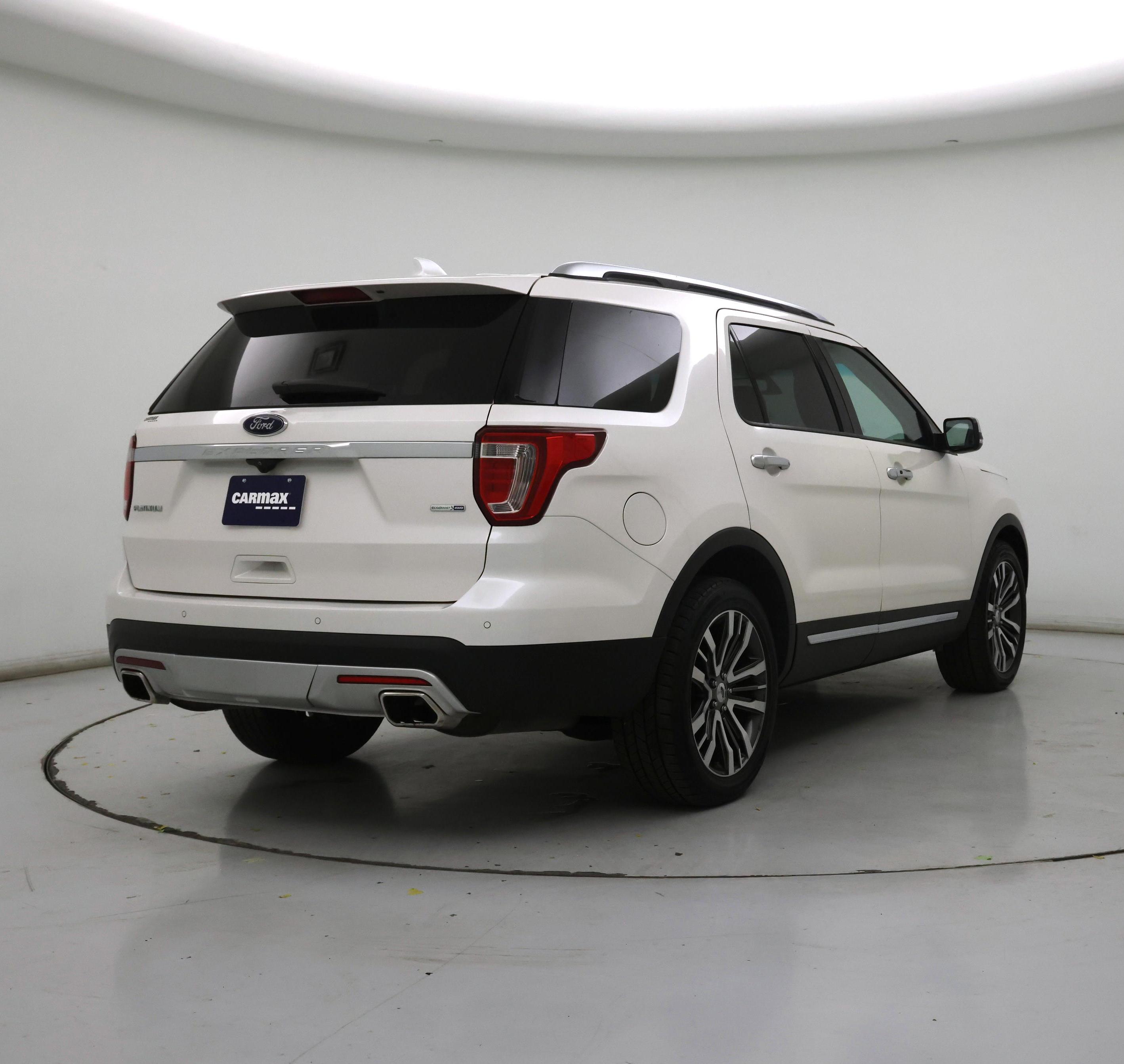 Thumbnail: 2016 Ford Explorer - 8